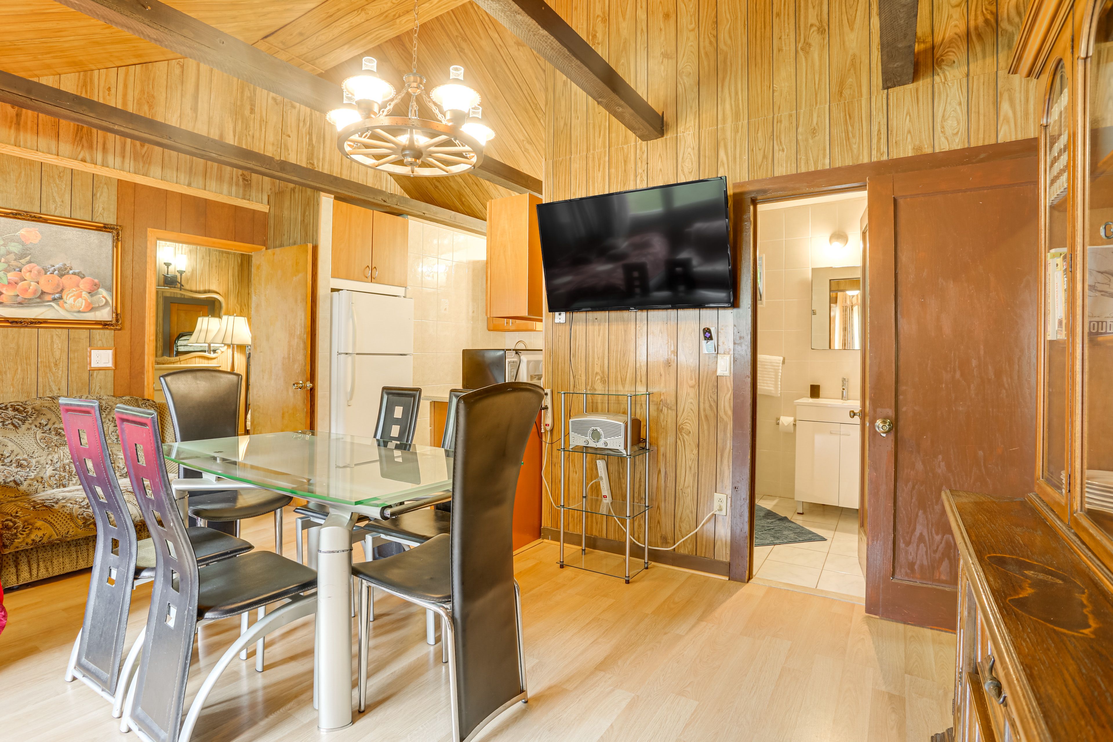 Dining Area | Dishware & Flatware