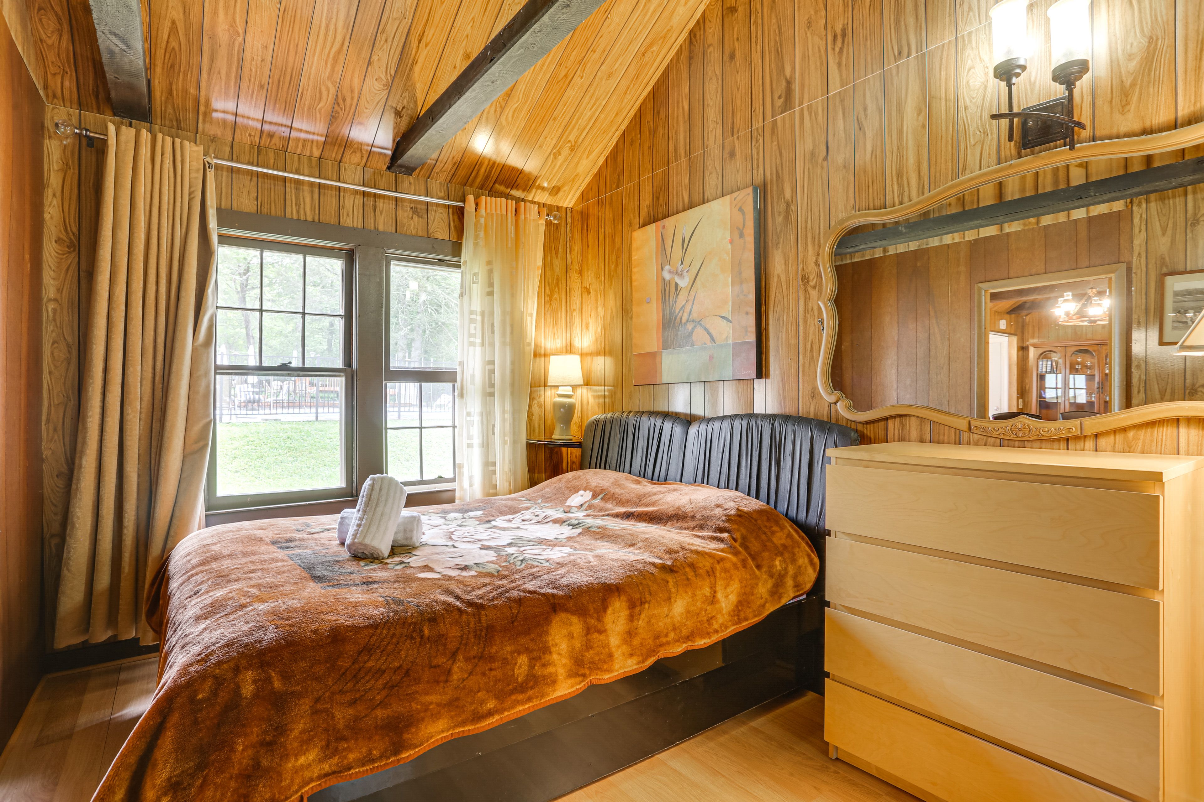 Bedroom 1 | Queen Bed | Twin Bunk Bed | Linens Provided