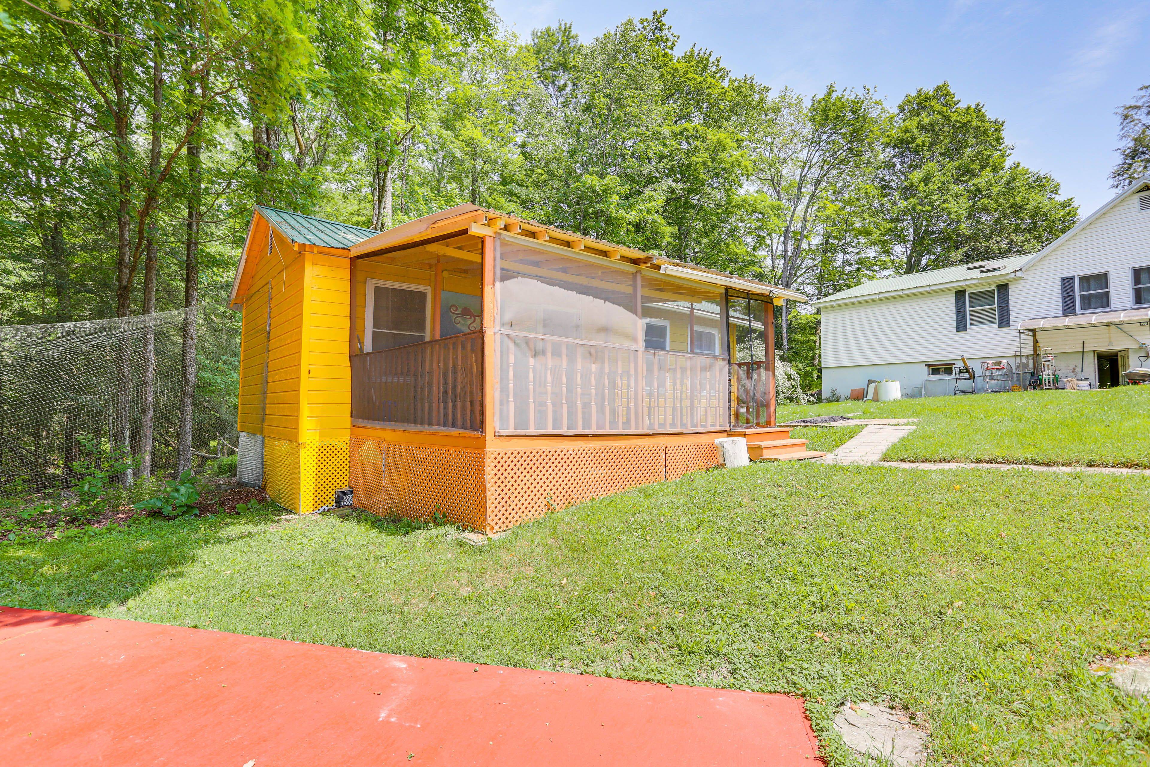 Parking | Shared Driveway (Ample Parking Space)