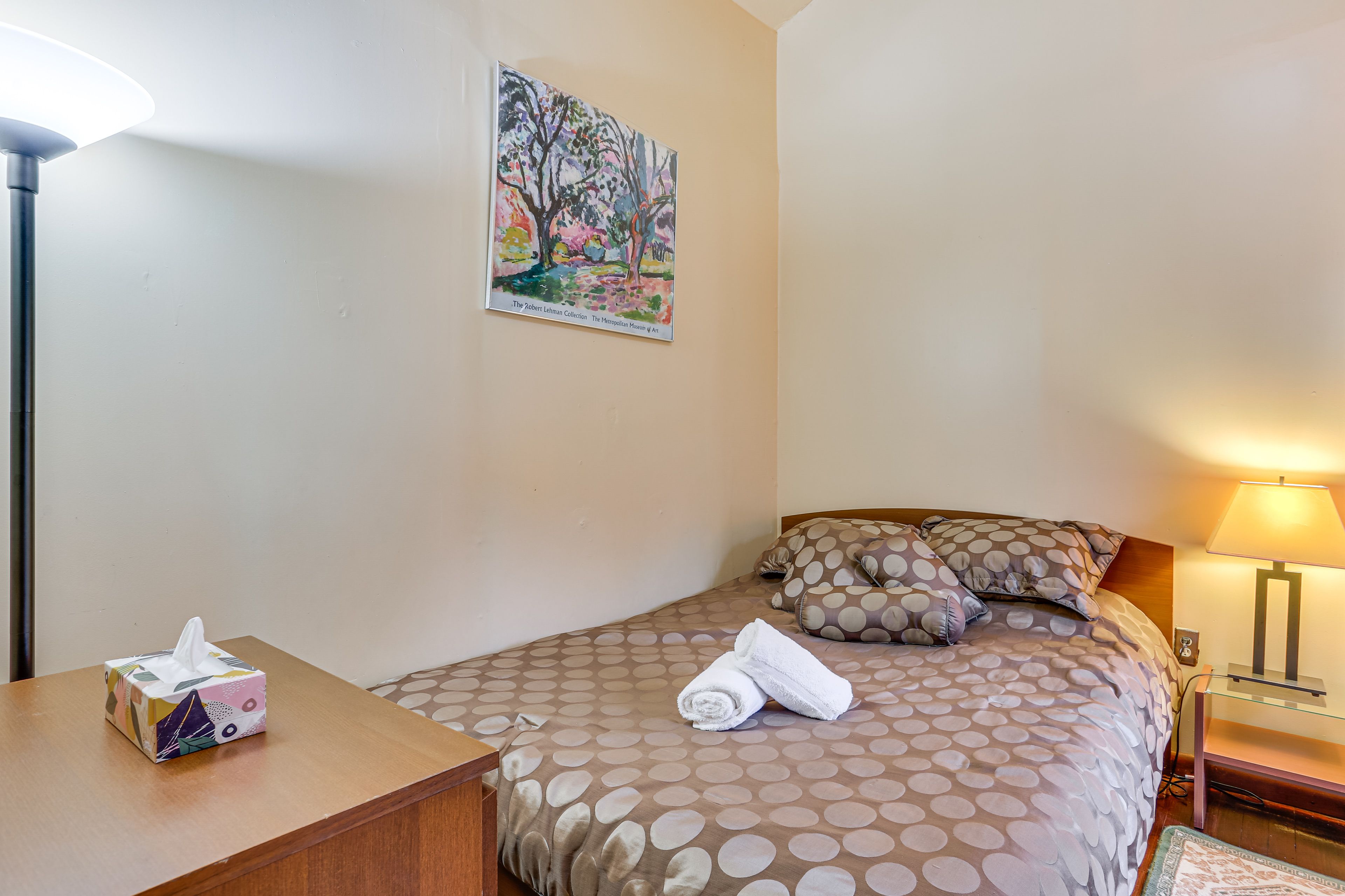 Bedroom 1 | Queen Bed | Linens Provided