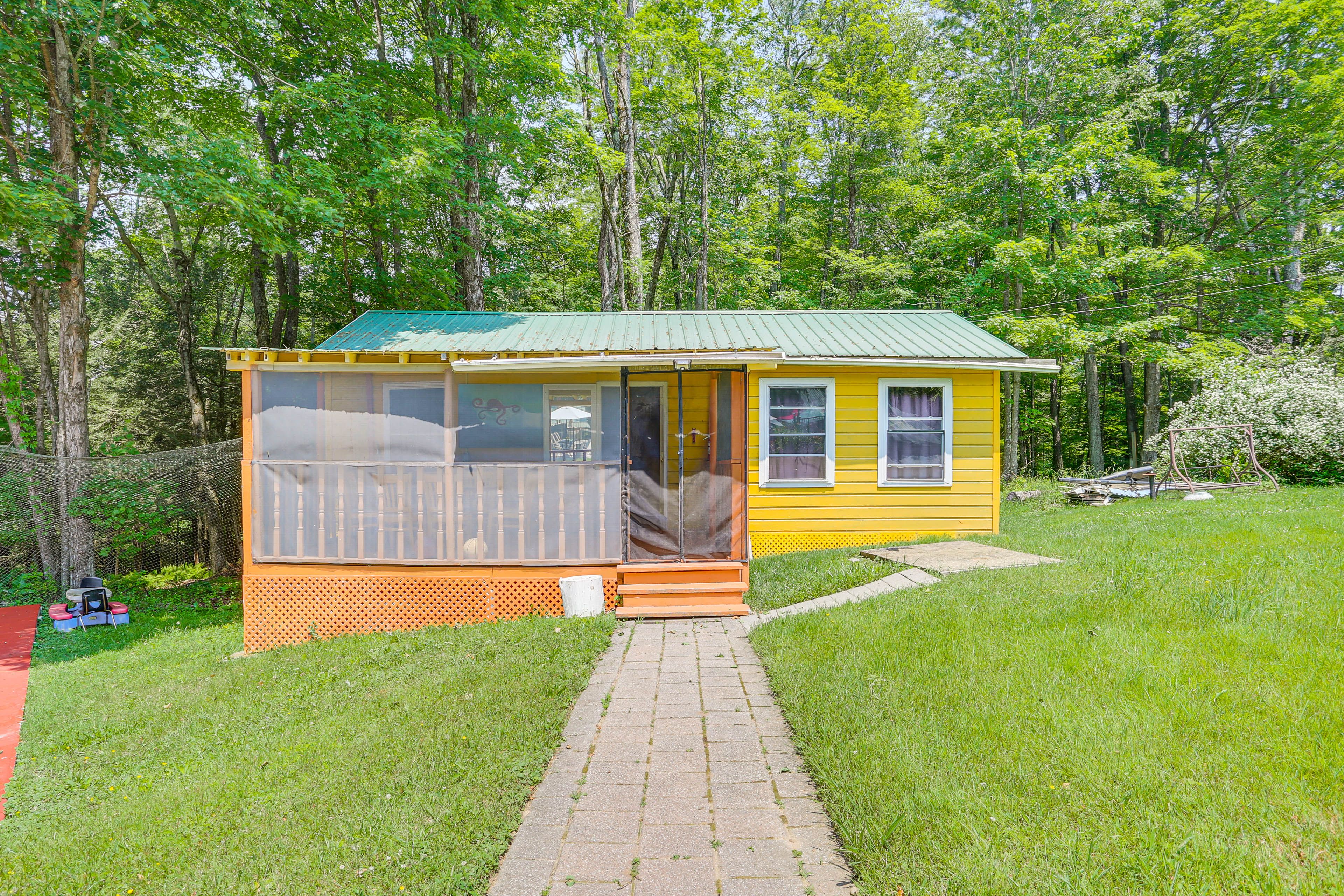 Property Exterior | Single-Story Cabin