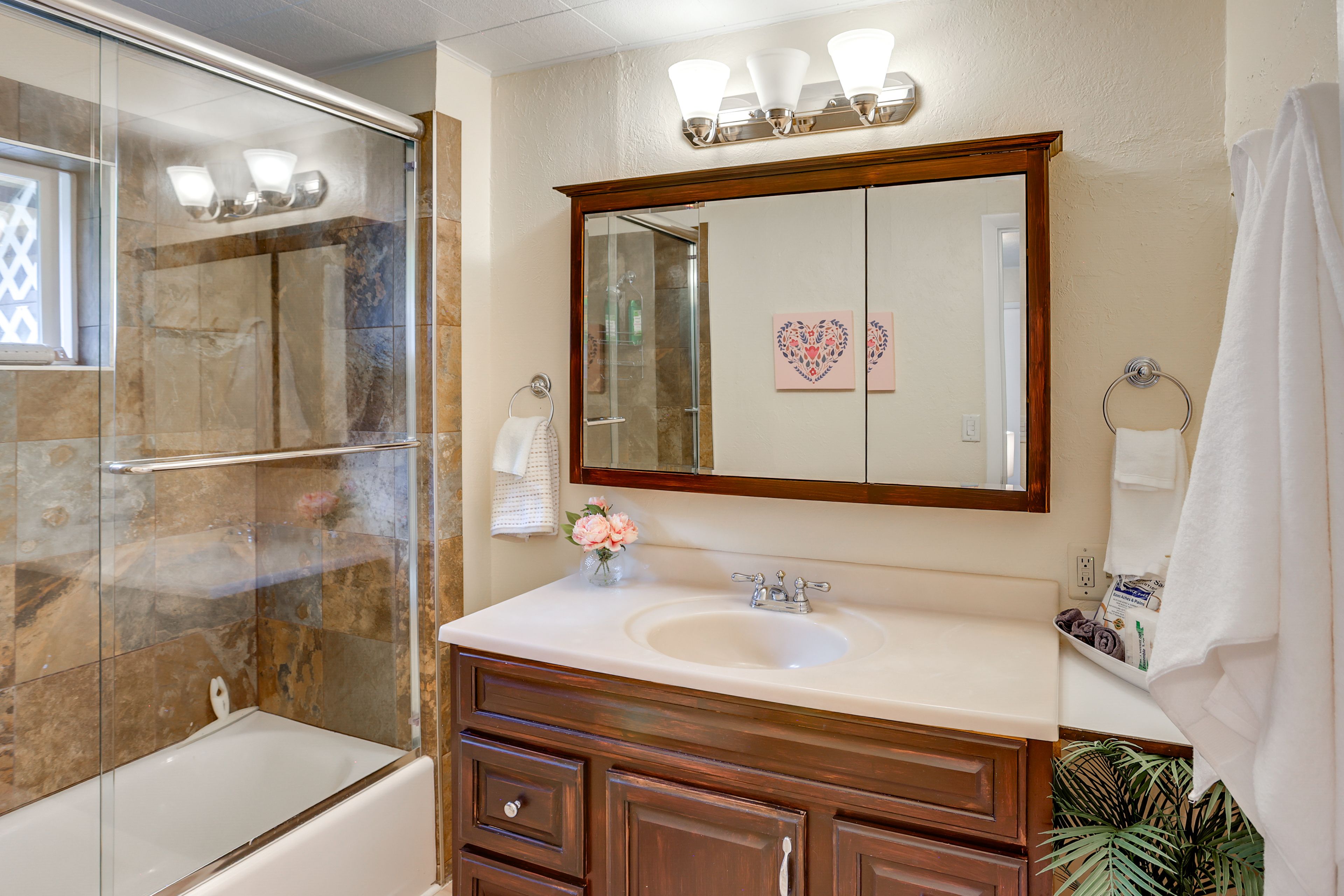 Full Bath | Towels
