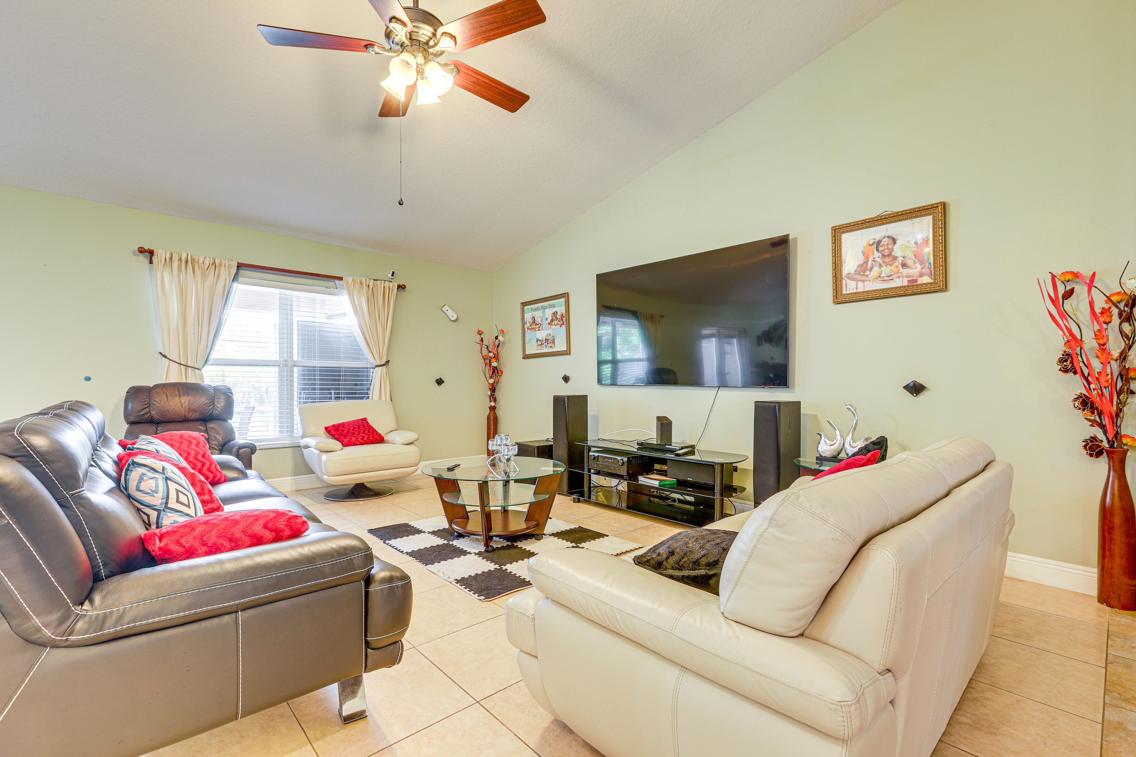 Living Room | Smart TV | Central A/C & Heating