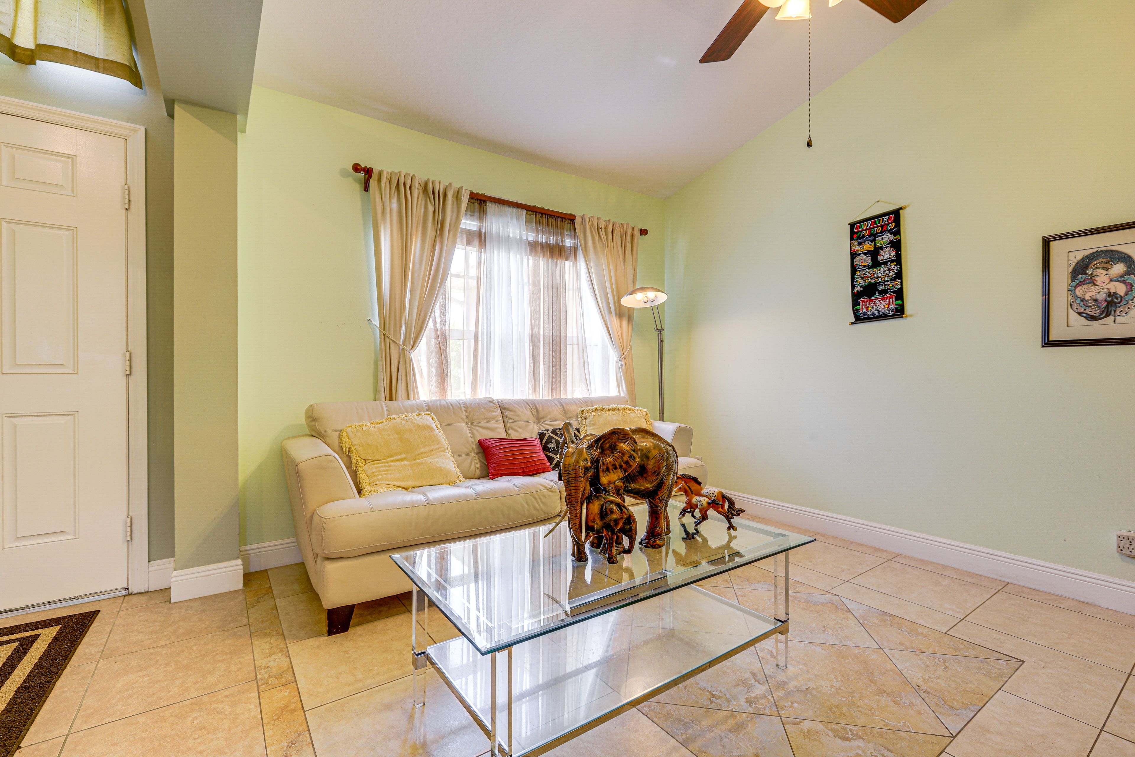 Sitting Room | Single-Story Home | Free WiFi