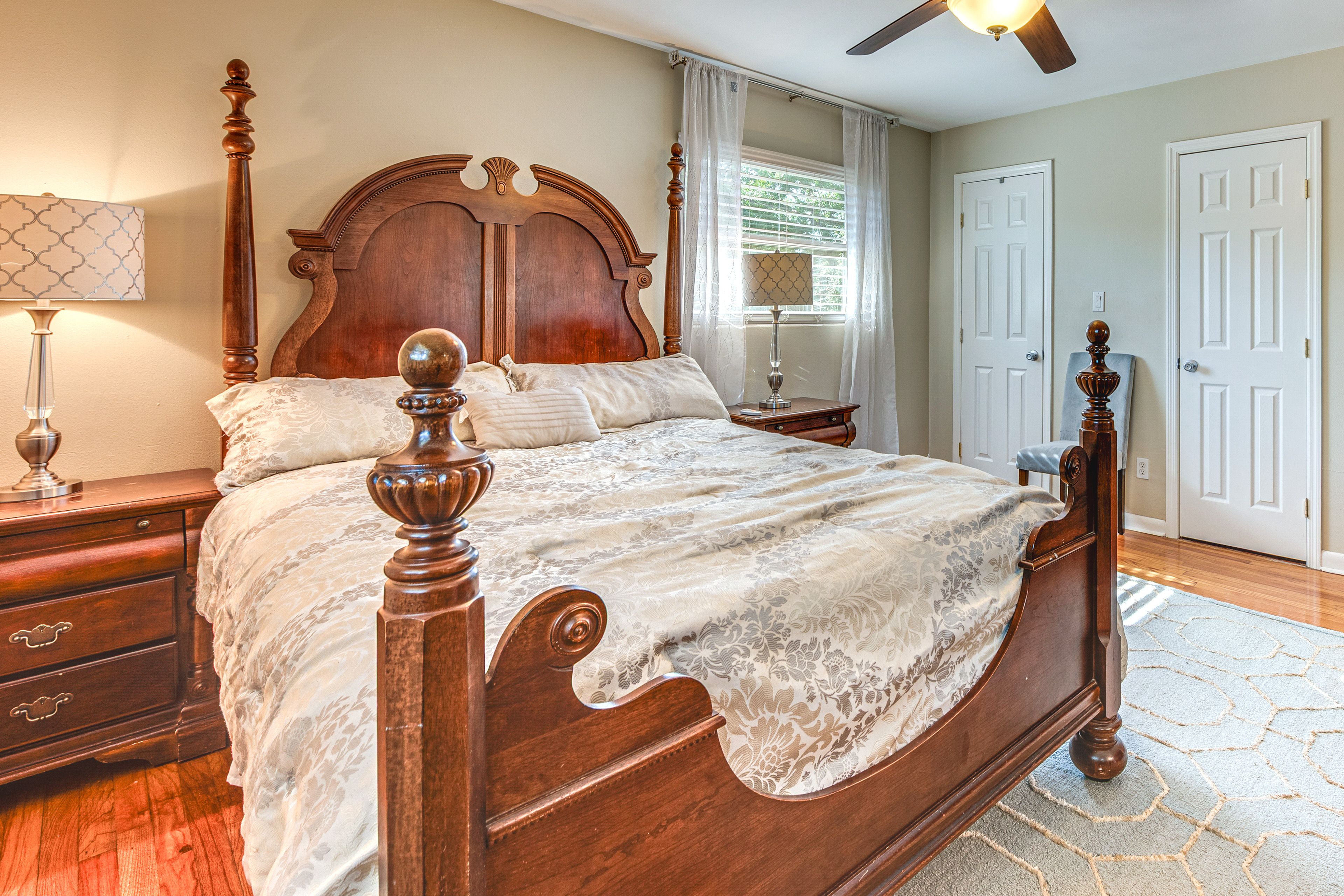 Bedroom 1 | Queen Bed | Upper Level | En-Suite Bathroom