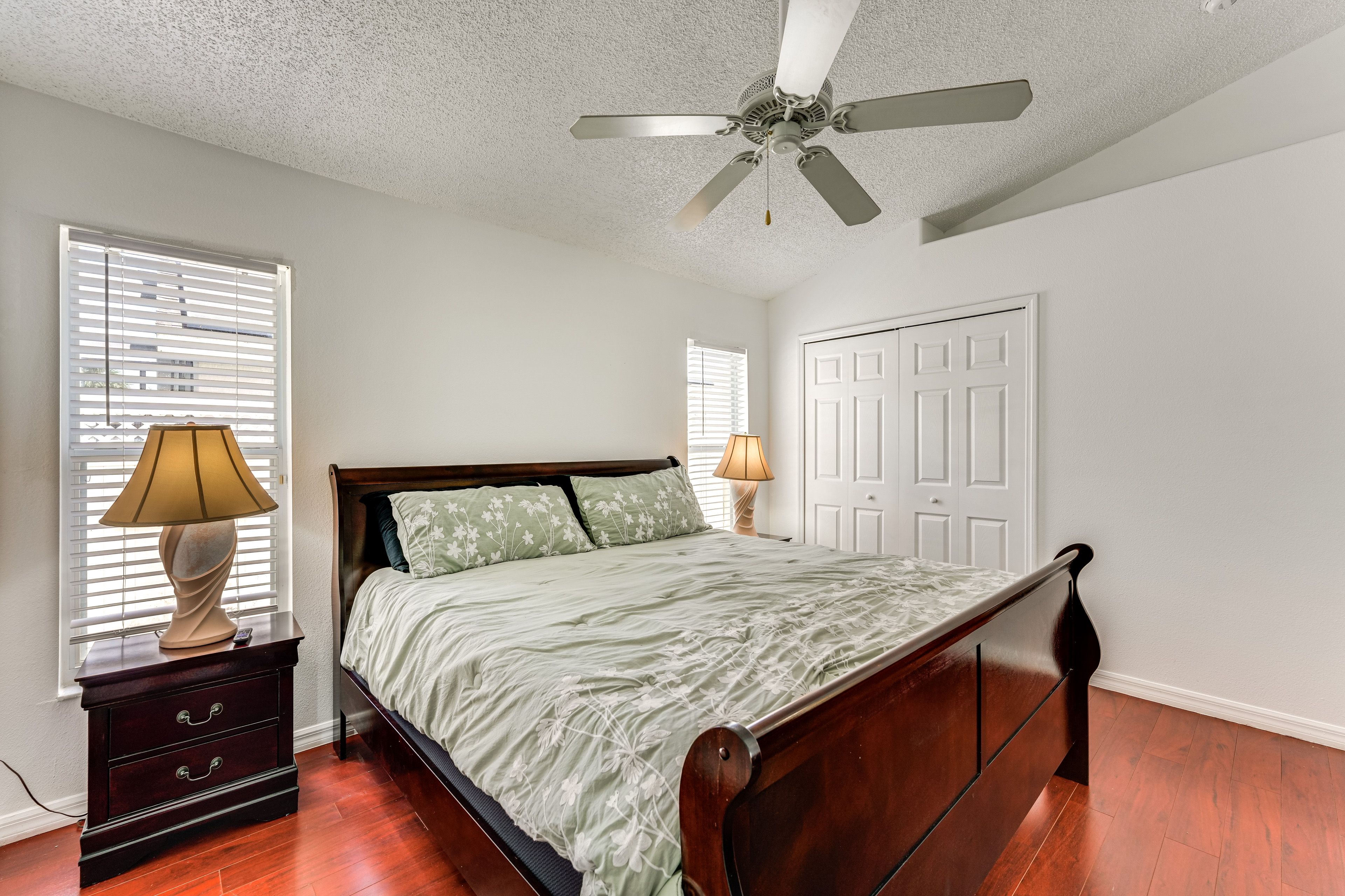 Bedroom 2 | King Bed
