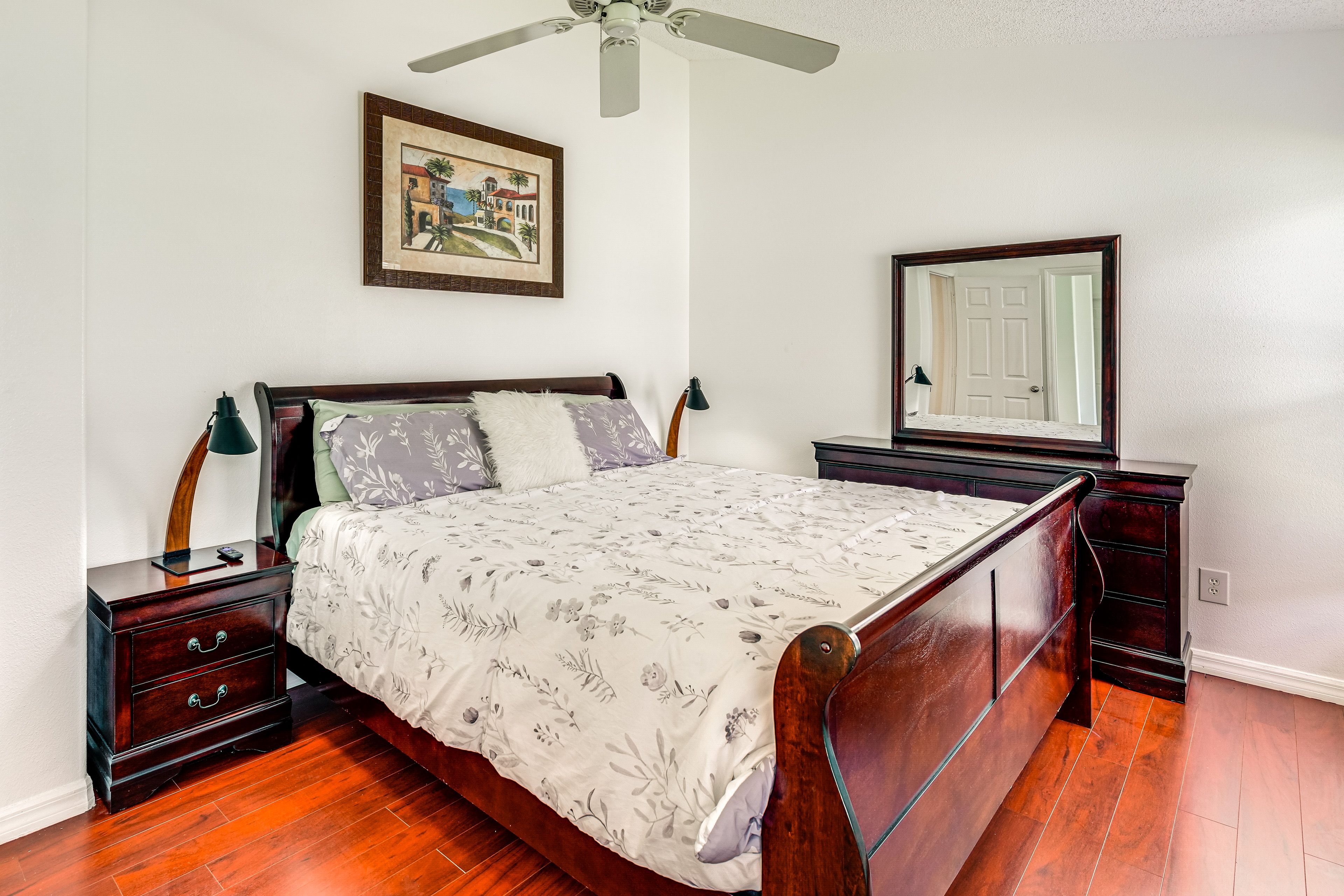 Bedroom 1 | King Bed
