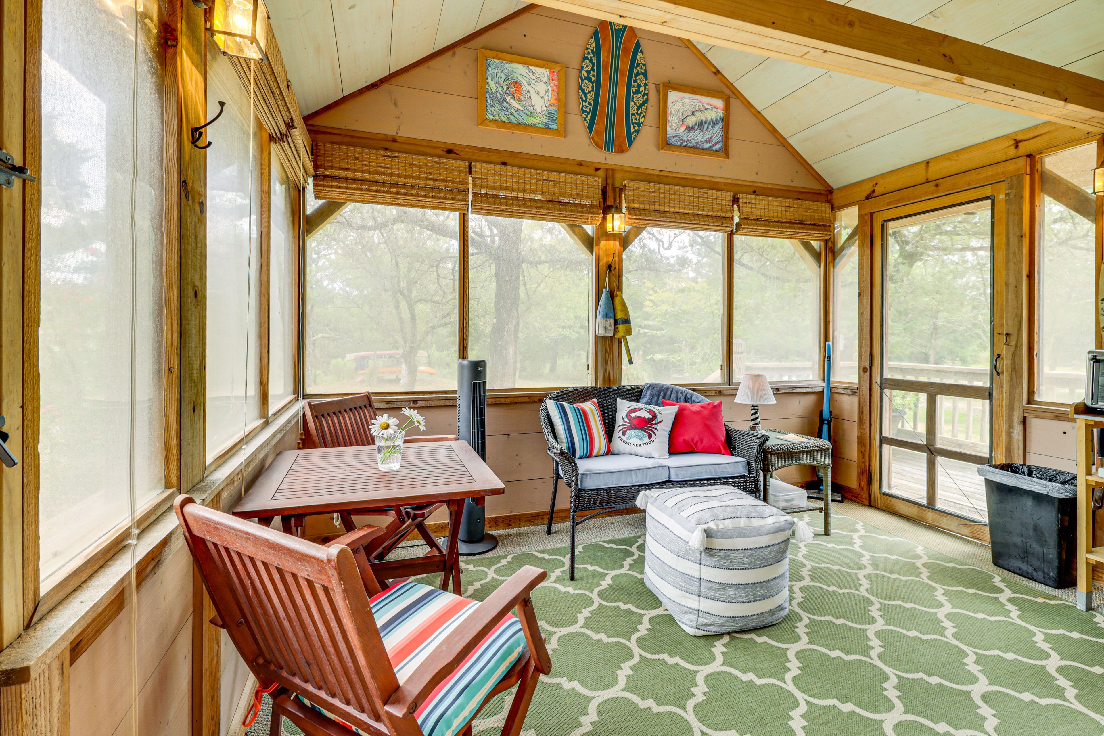 Sunroom | Living Area | Free WiFi | Smart TV