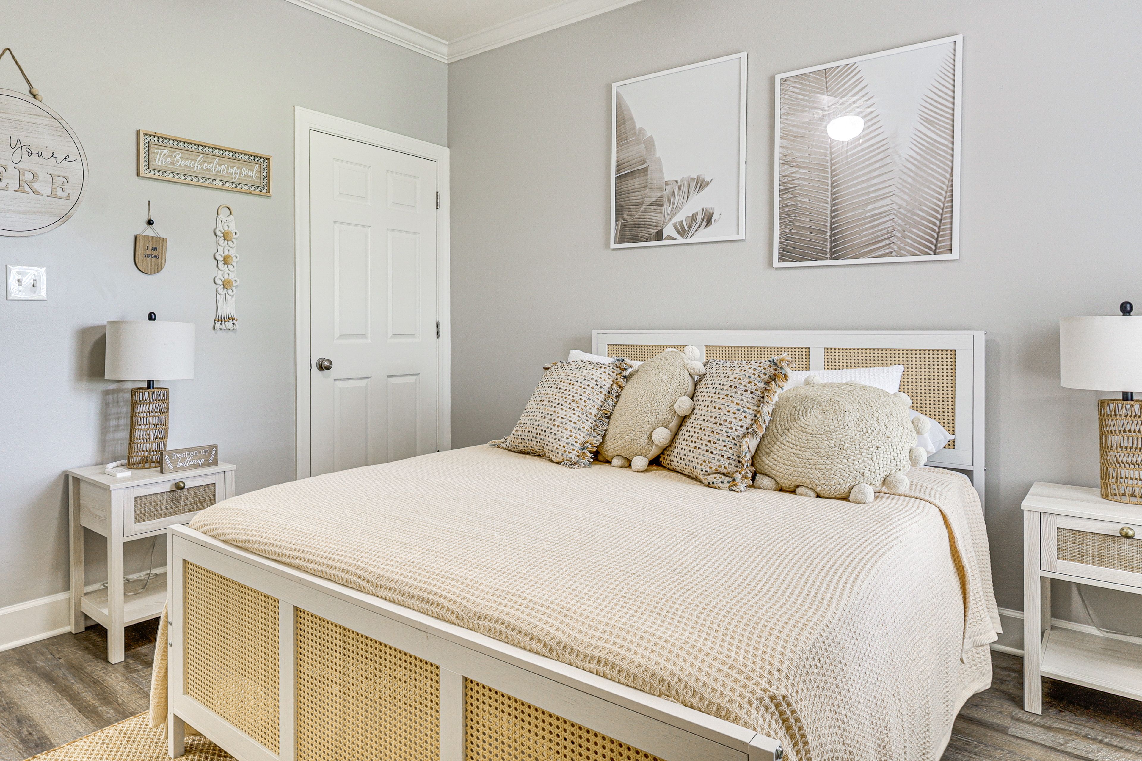 Bedroom 2 | Queen Bed | 43″ Smart TV
