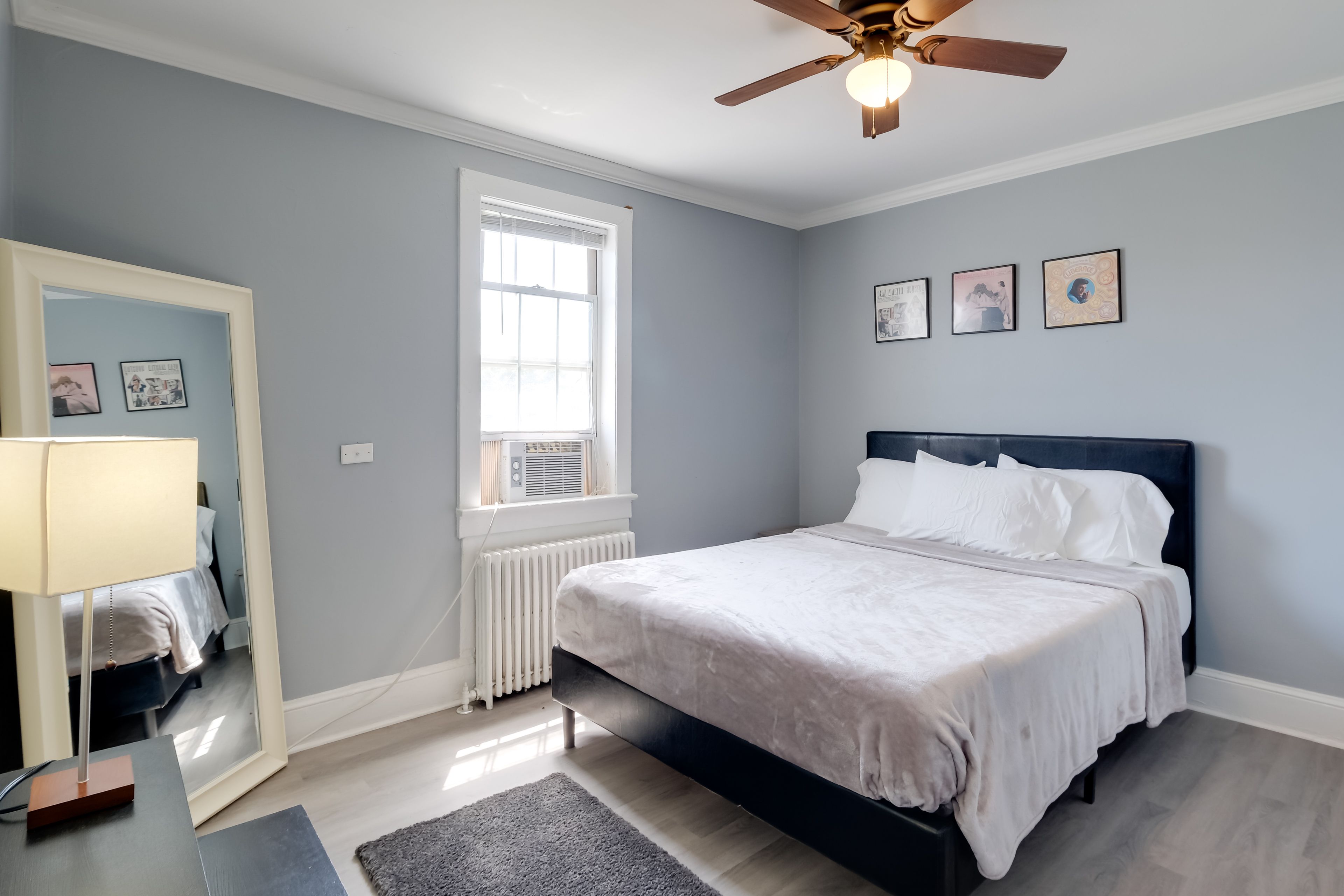 Bedroom | Queen Bed | Linens Provided