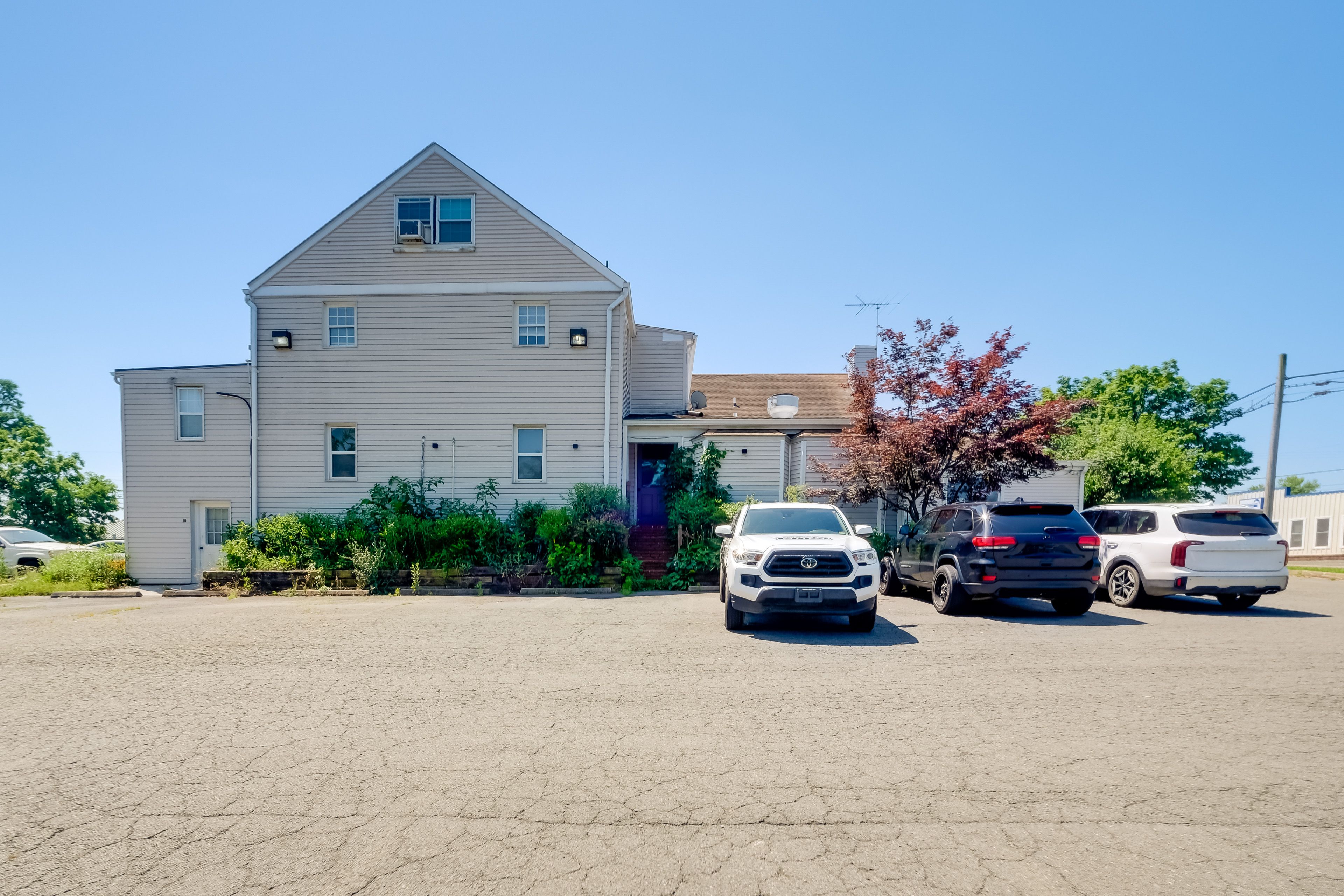 Parking | Community Parking Lot (2 Vehicles; First-Come, First-Served)