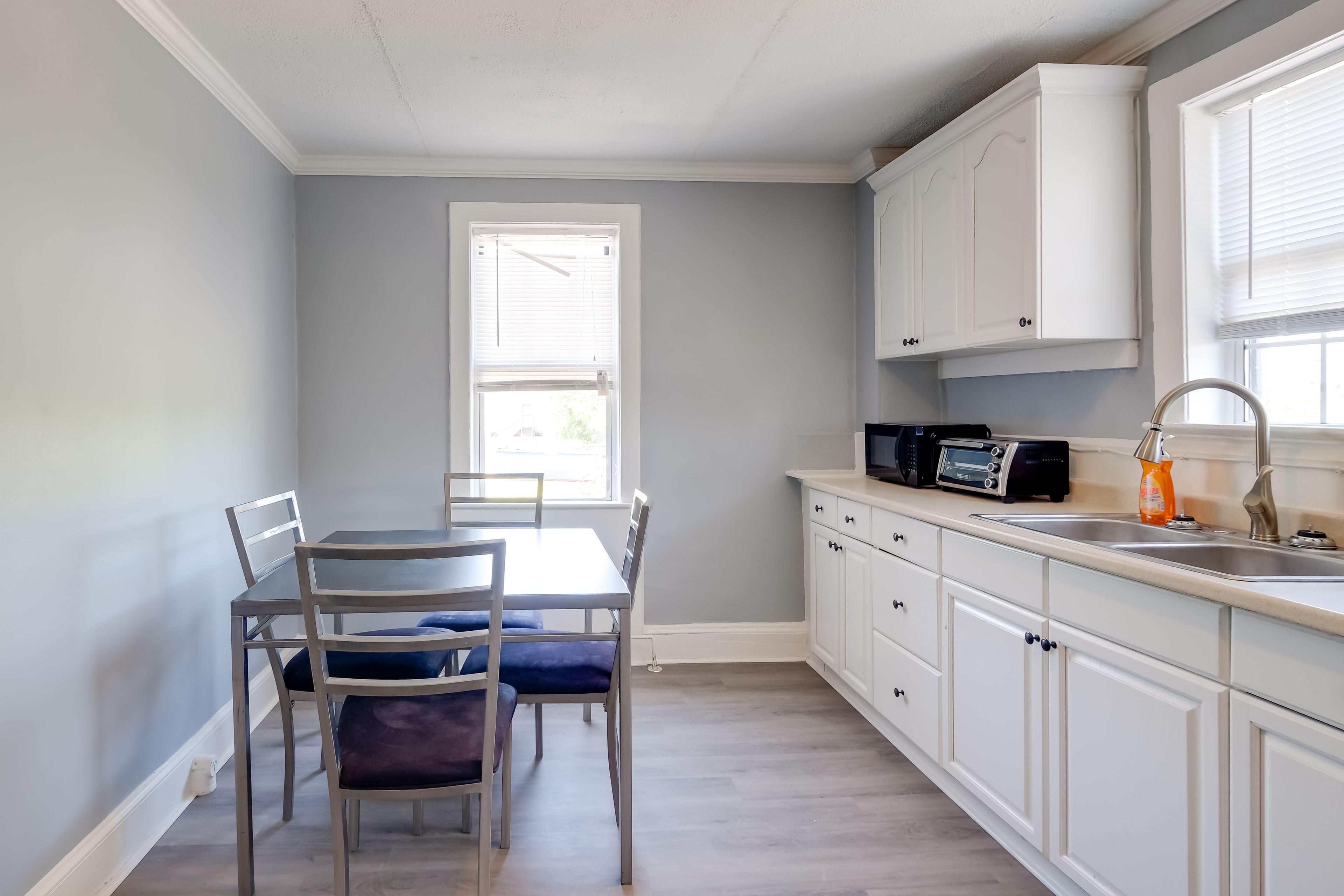 Kitchenette | Drip Coffee Maker | Microwave | Toaster Oven