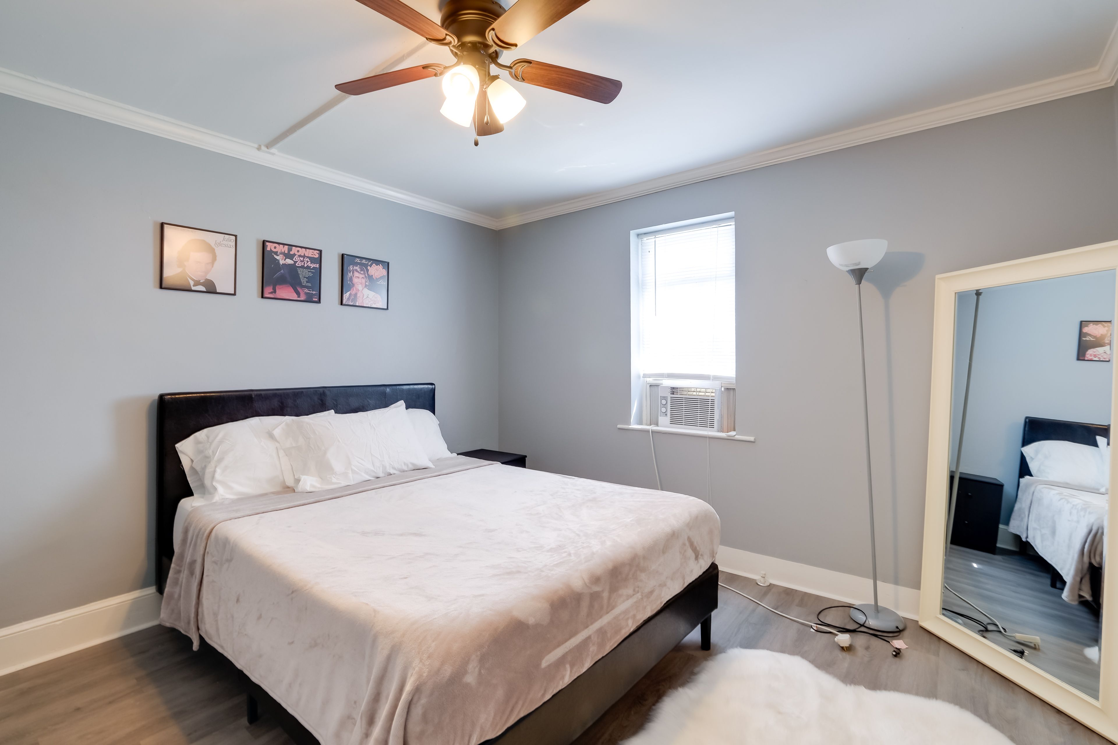 Bedroom | Queen Bed | Linens Provided