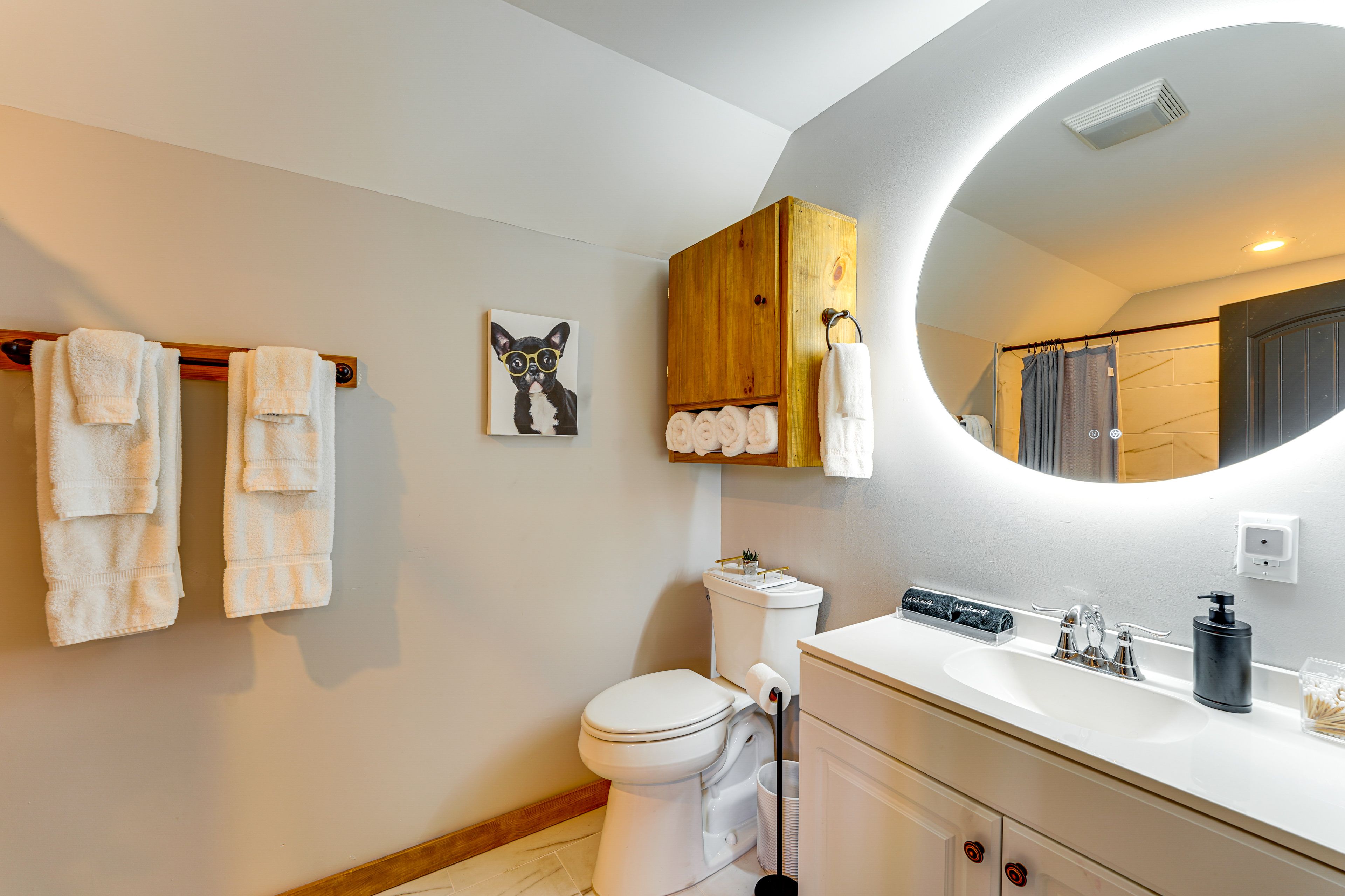 Full Bathroom | Bunkhouse | 2nd Floor