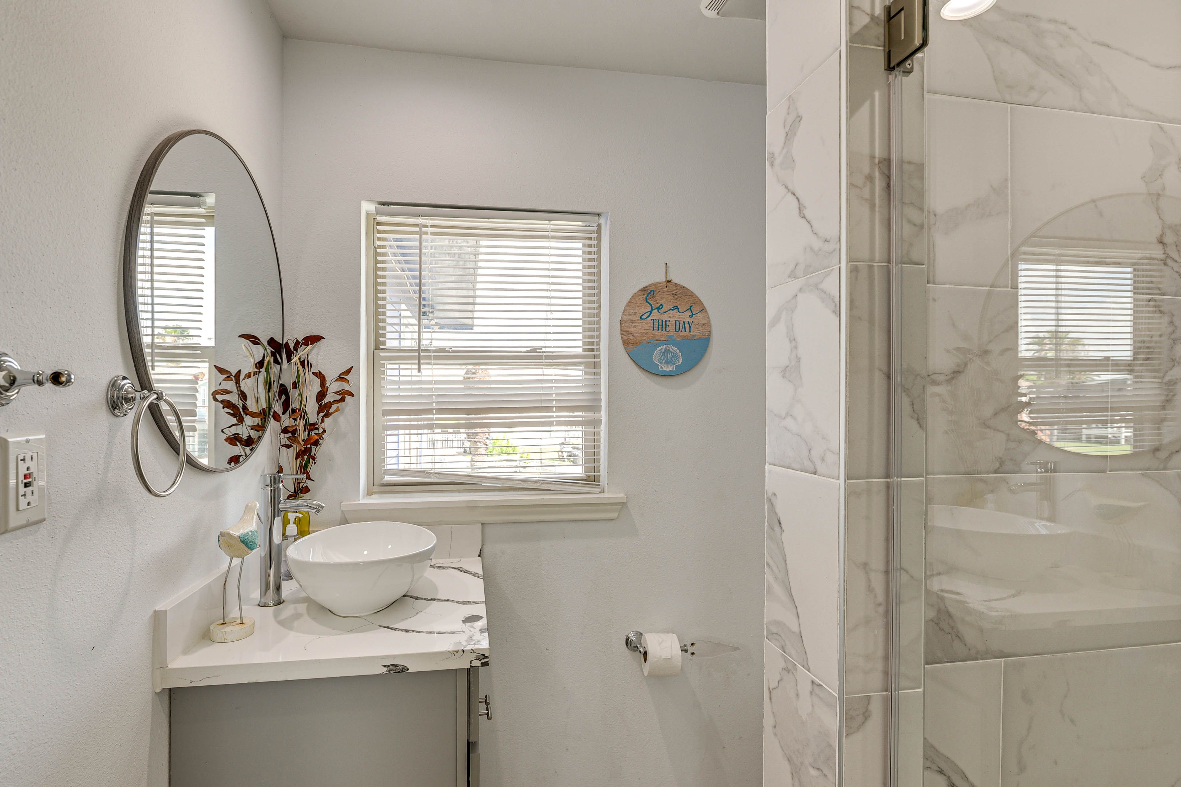 Full Bathroom | 2nd Floor