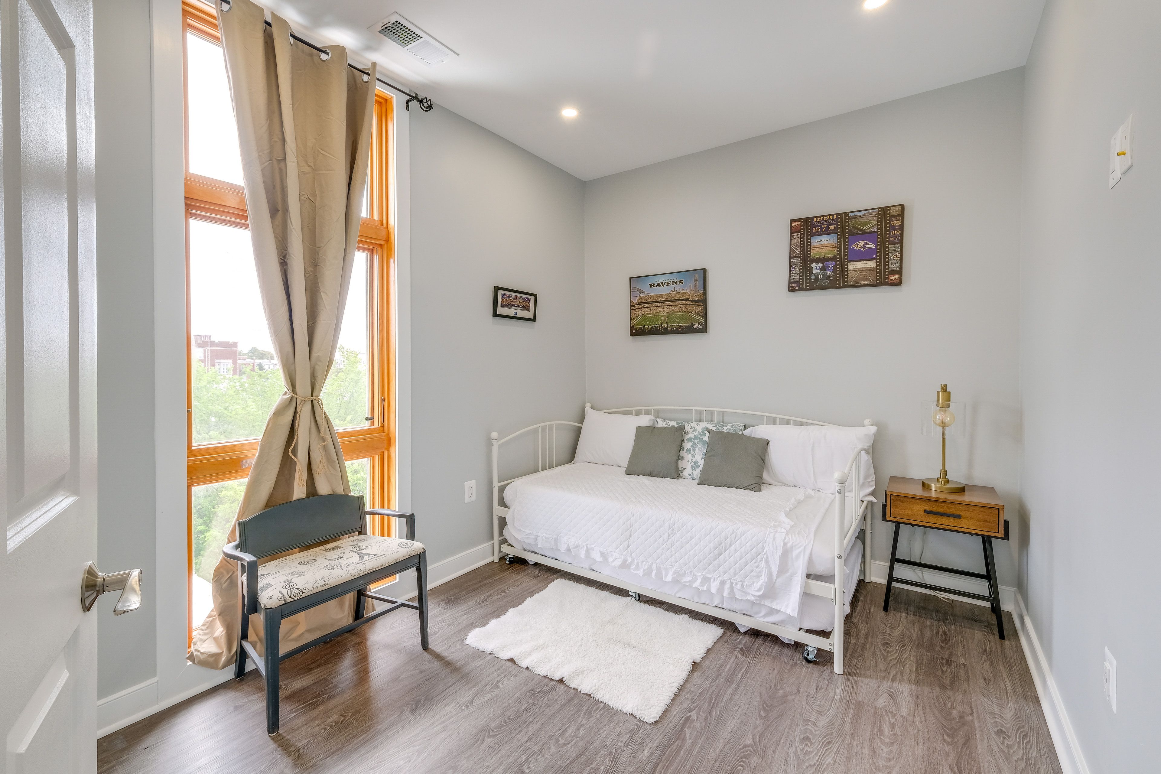 Bedroom 2 | Twin Daybed w/ Twin Trundle