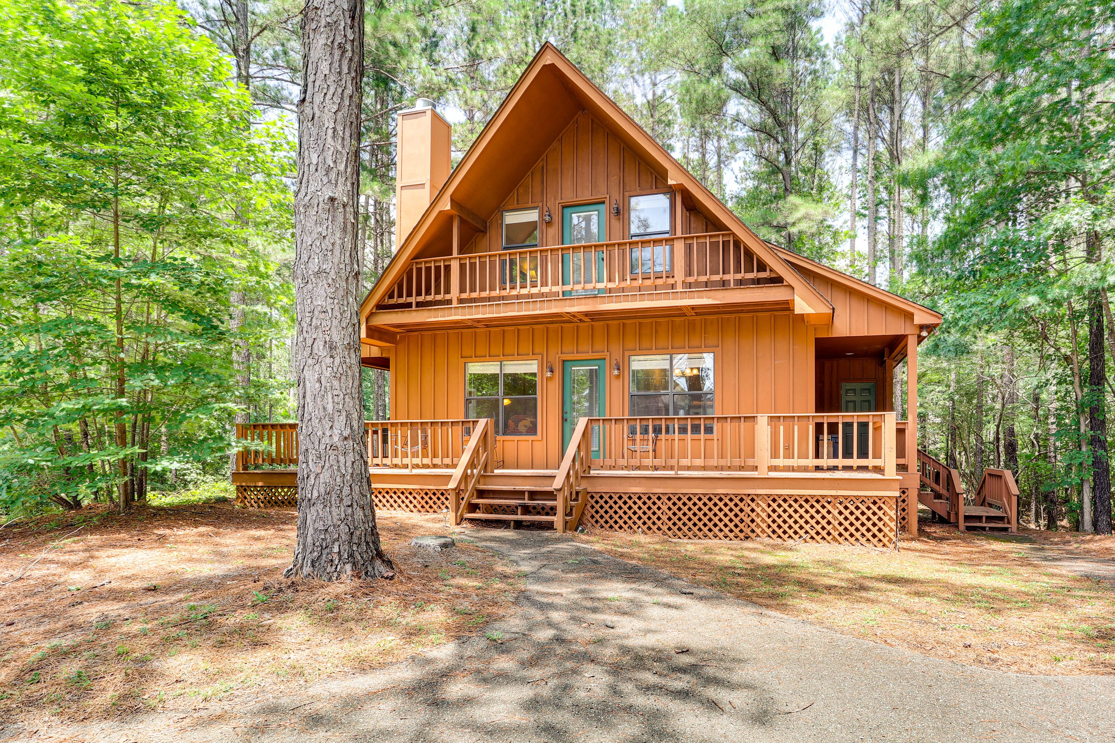 Iuka Vacation Rental | 3BR | 2.5BA | 1,300 Sq Ft | 5 Steps to Enter