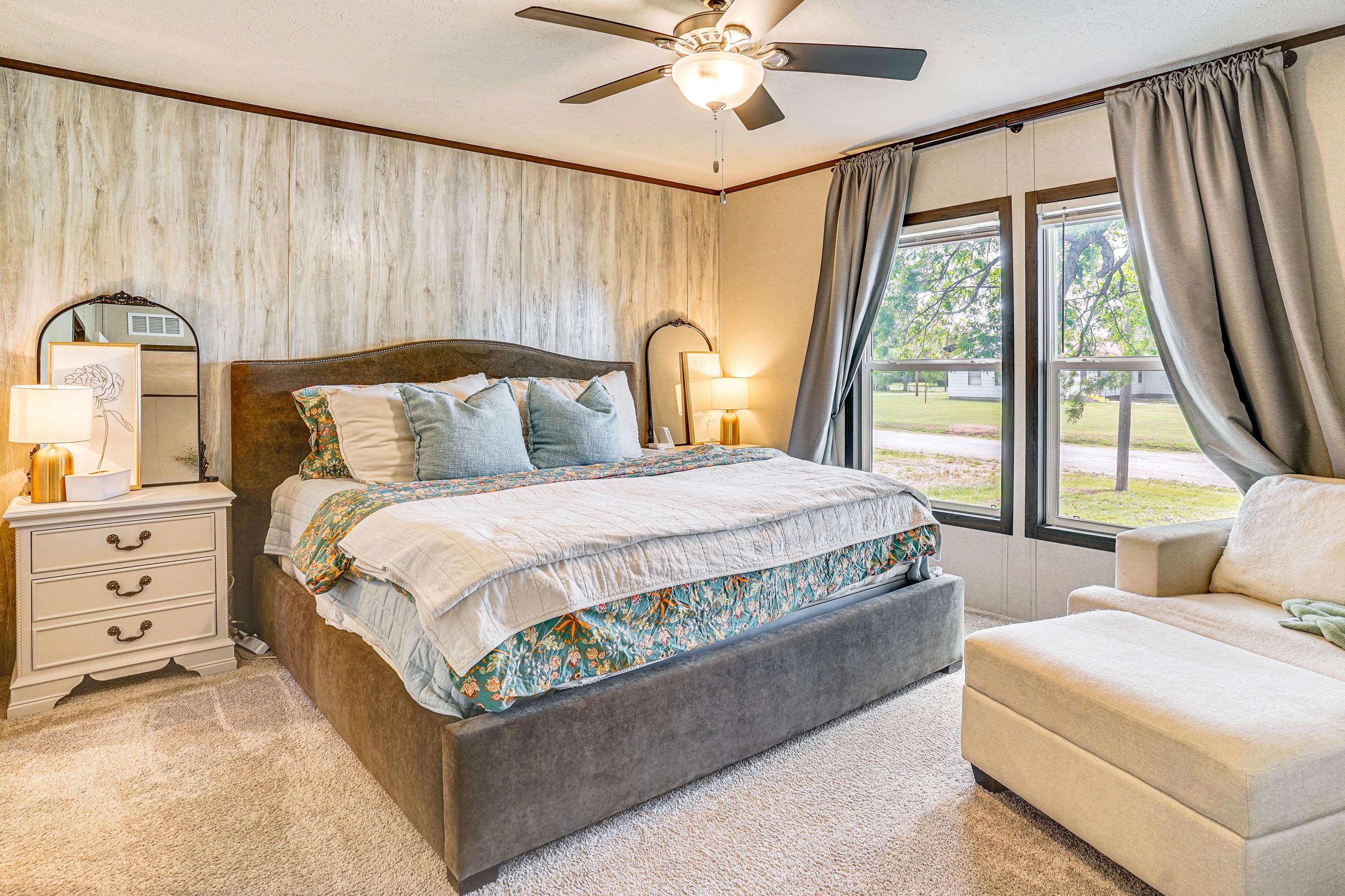 Bedroom 1 | King Bed | Linens Provided