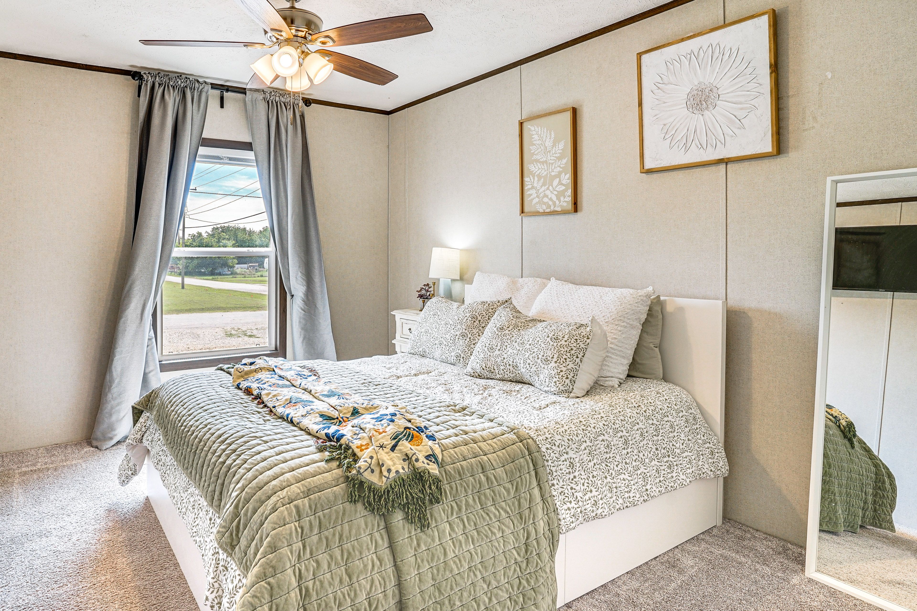 Bedroom 3 | Queen Bed