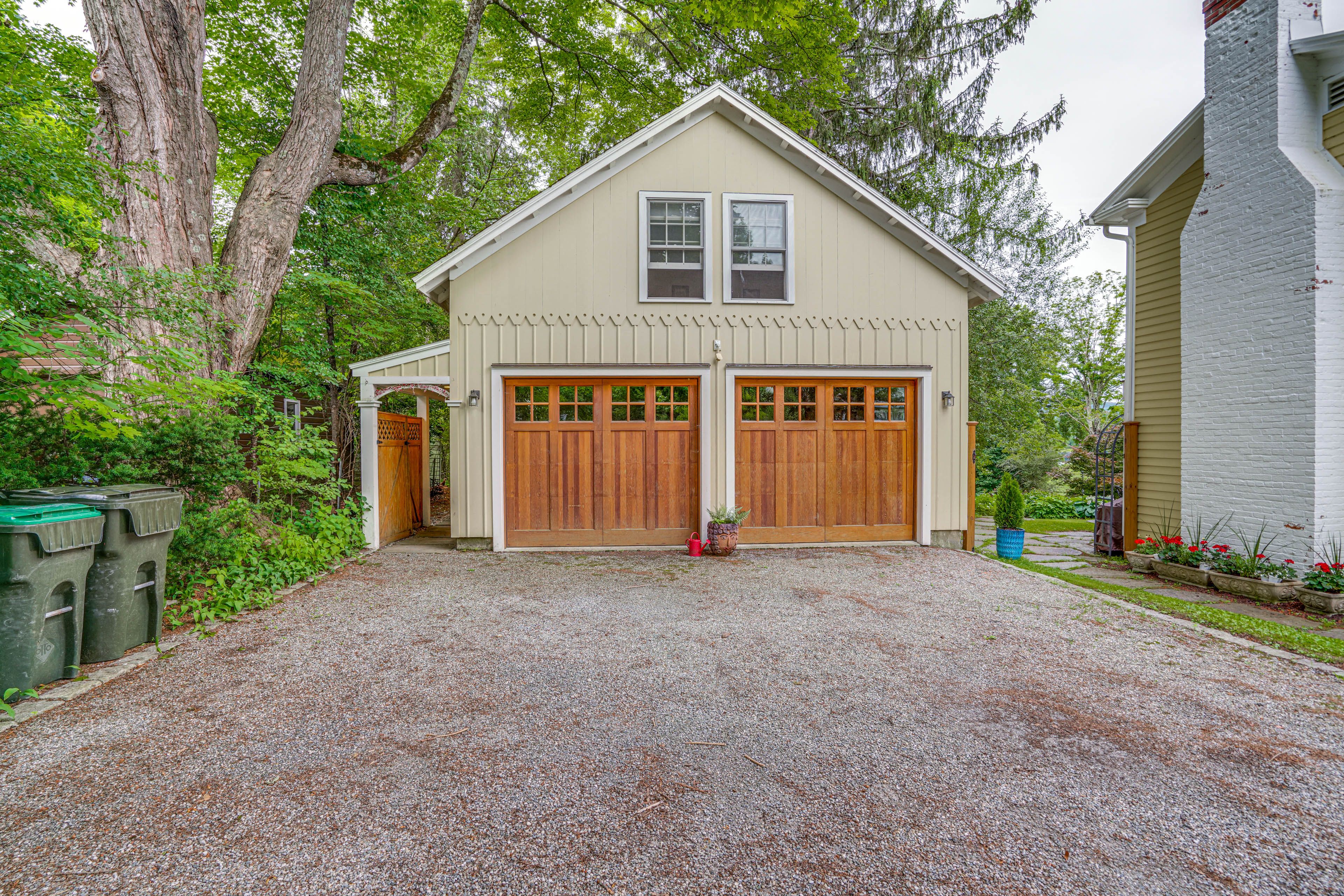 Parking | Shared Driveway (3 Vehicles, First-Come, First-Served)