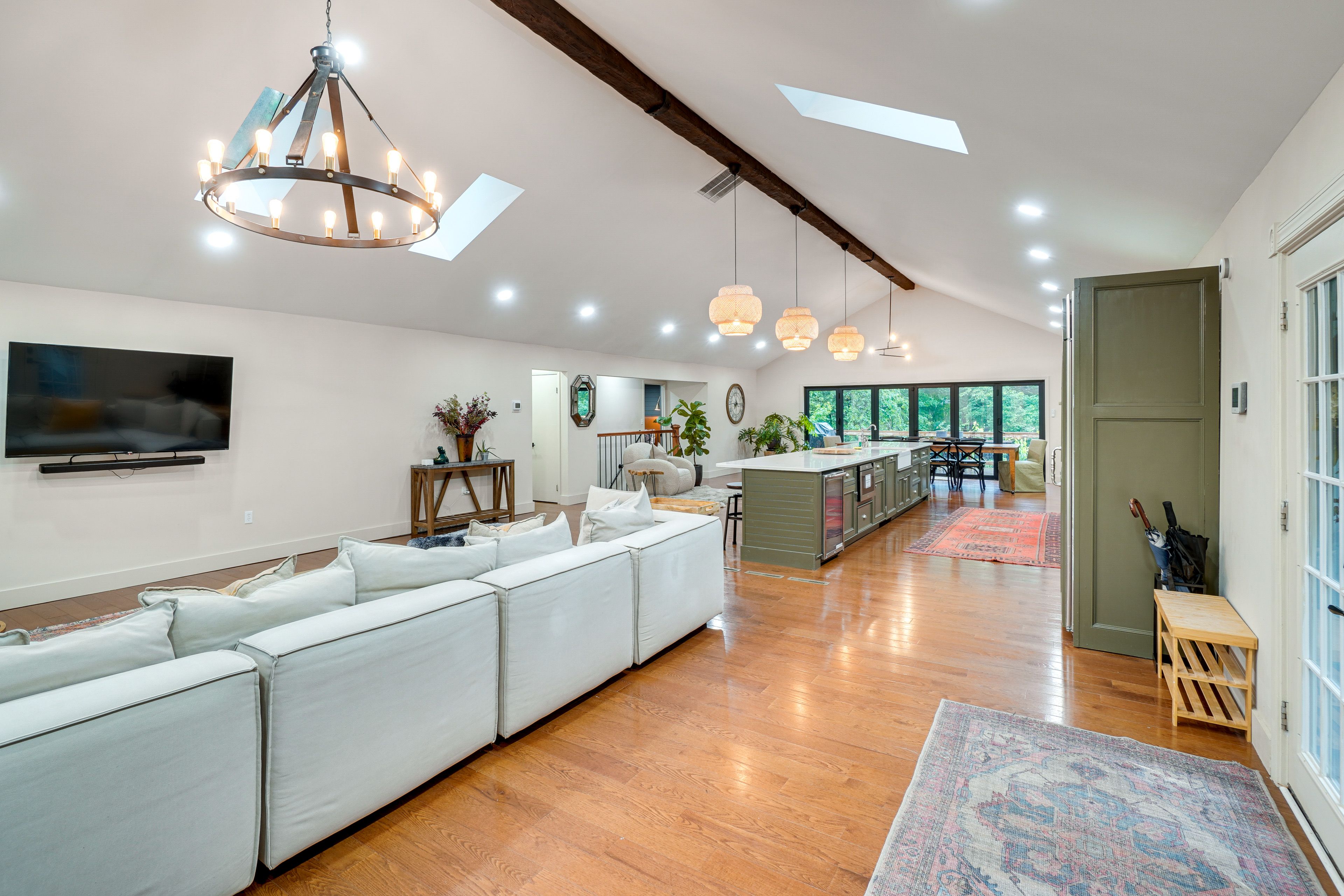 Living Room | 1st Floor | Smart TV | Books