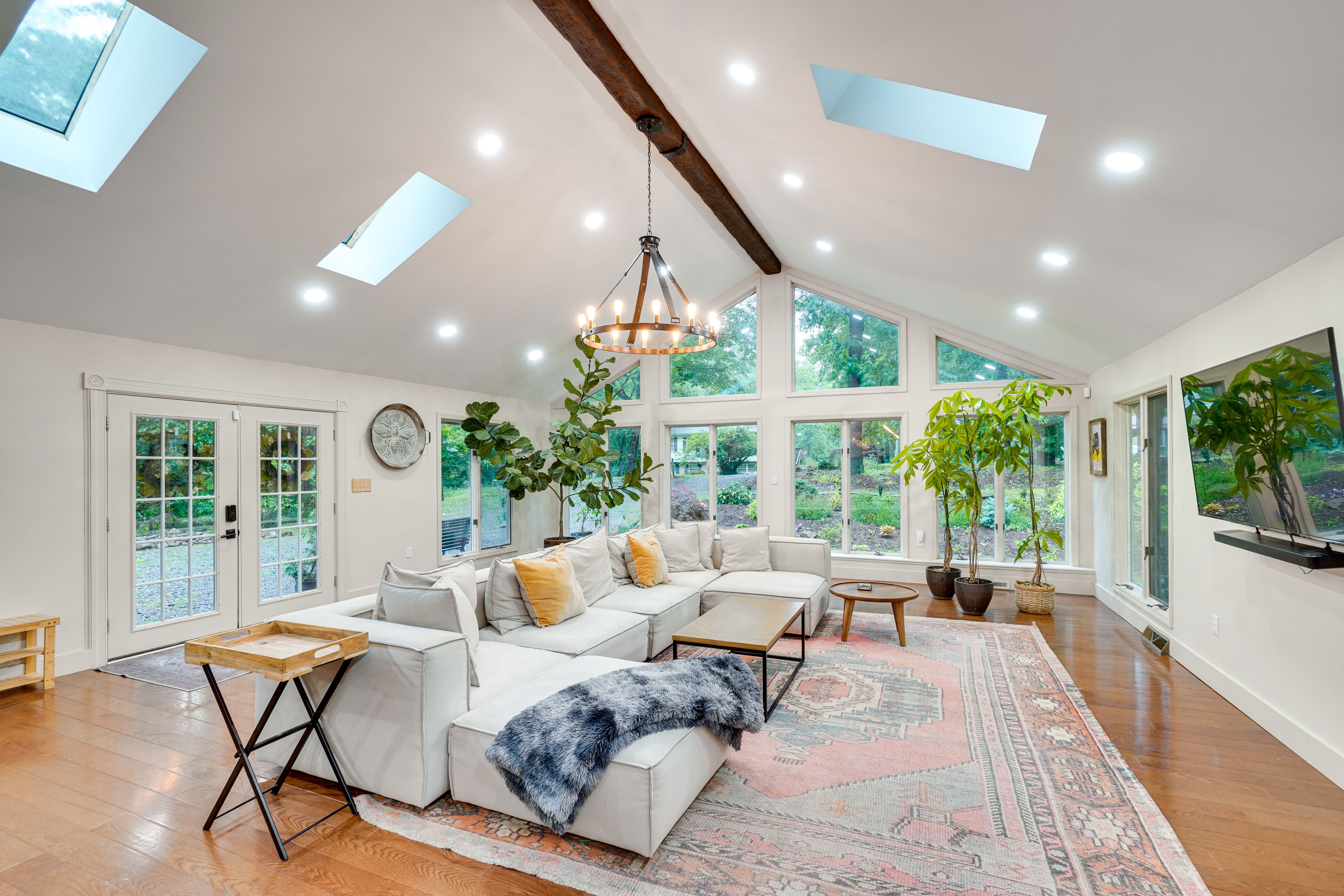 Falling Waters Vacation Rental | 4BR | 4.5BA | 5,000 Sq Ft | 1 Step Required