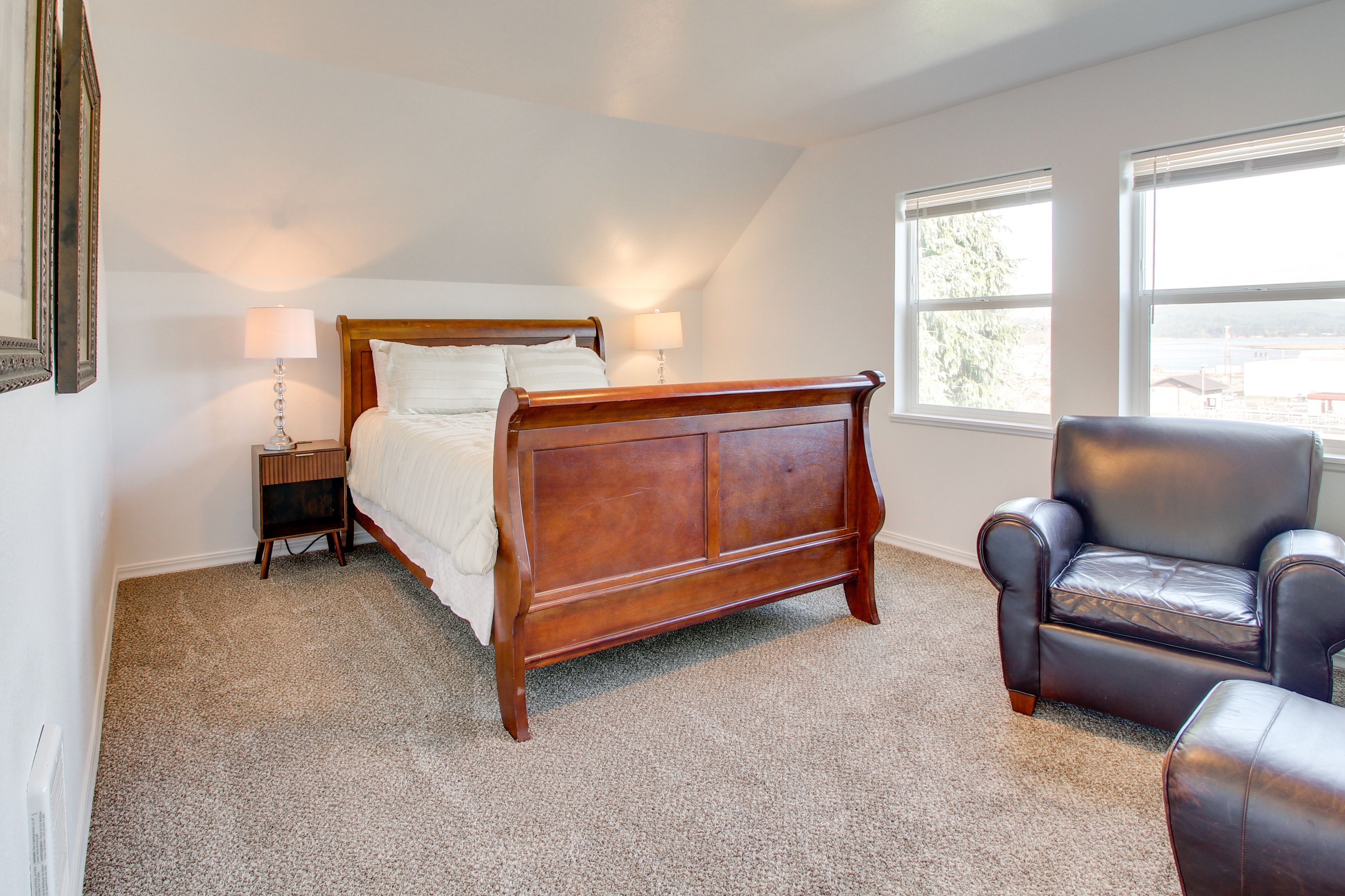 Bedroom 1 | Queen Bed | 2nd Floor