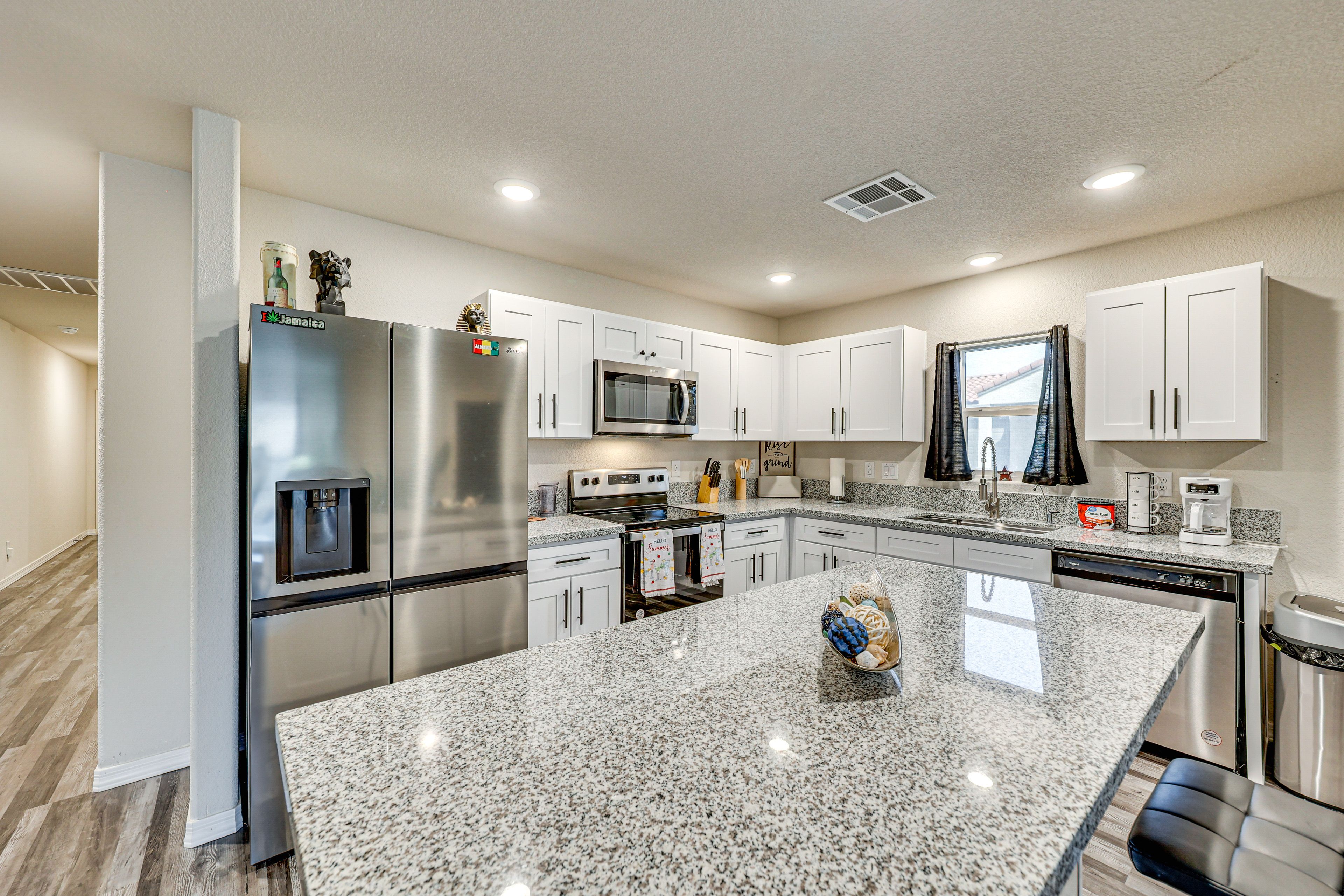 Kitchen | Single-Story Home | Free WiFi | Central A/C & Heating
