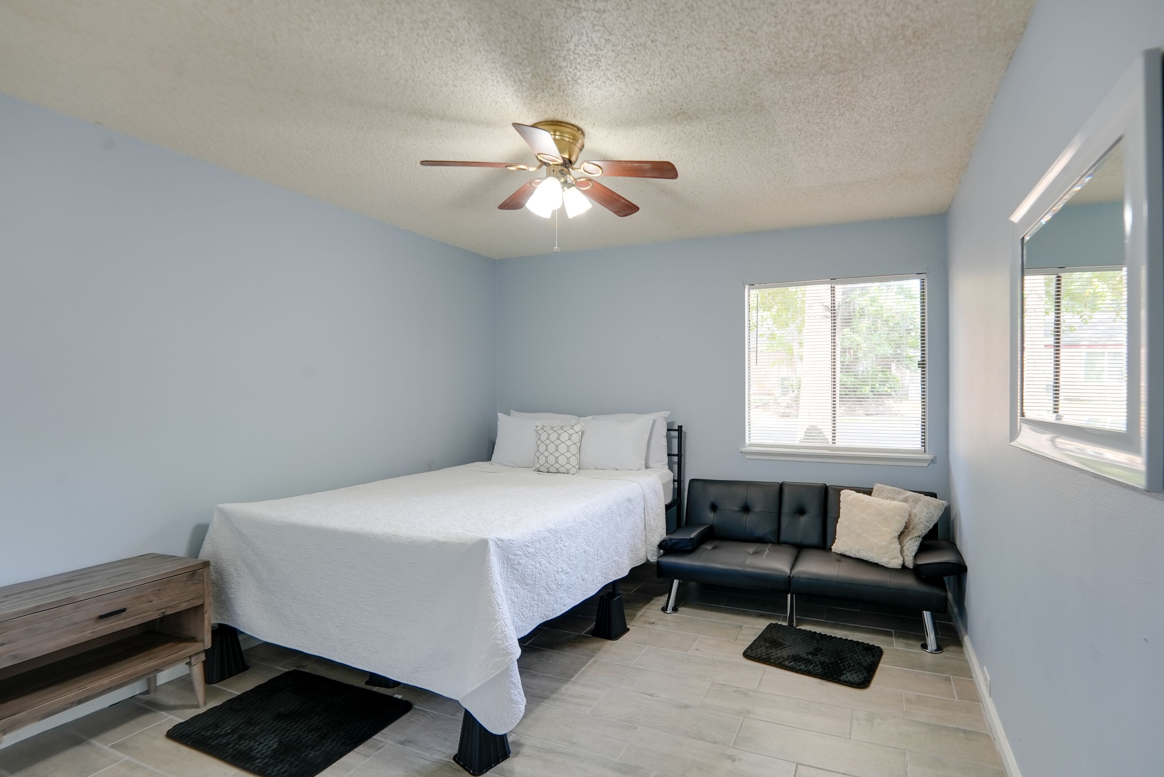 Bedroom 1 | Queen Bed | Queen Futon
