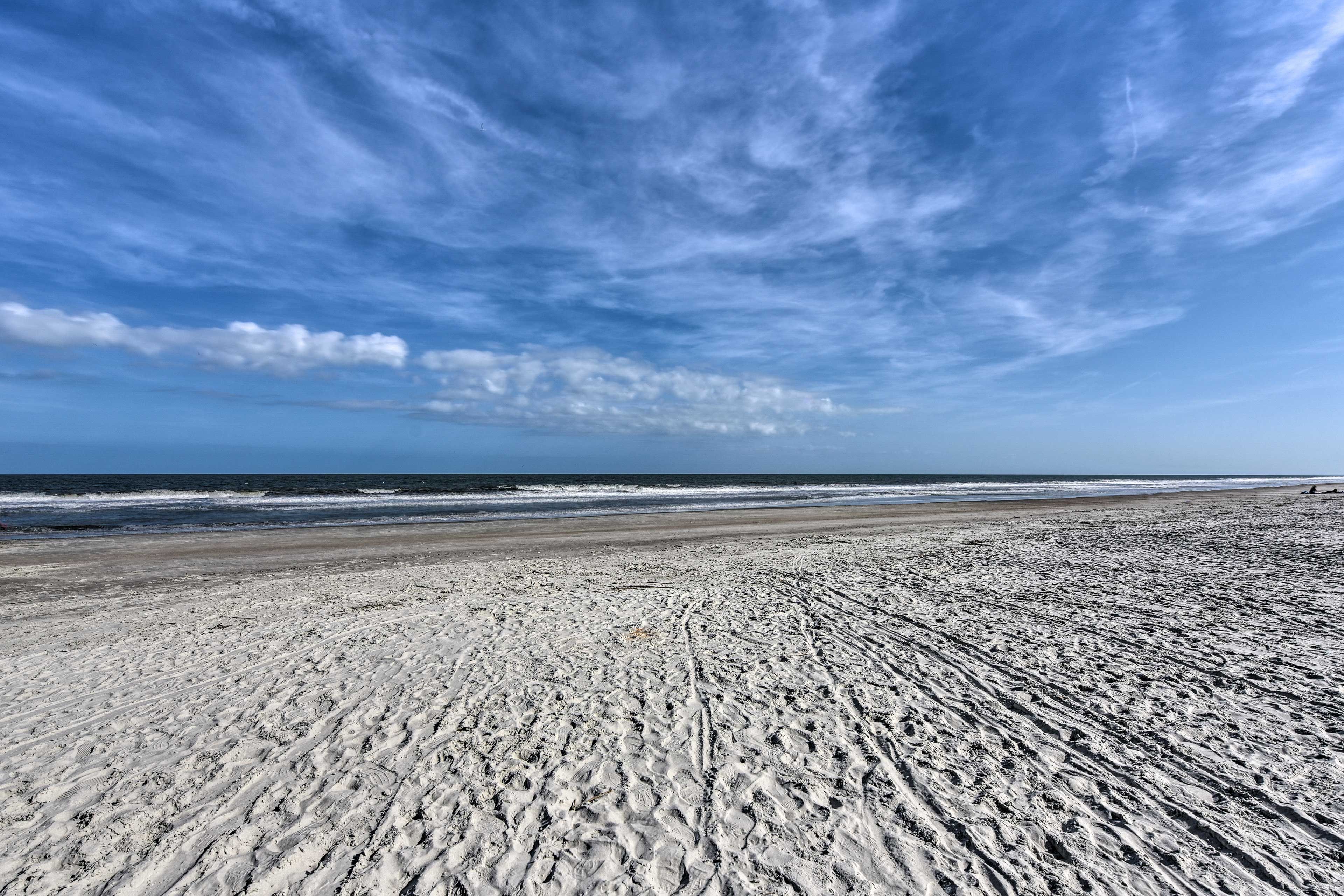 Beach Access | 1 Mi Away