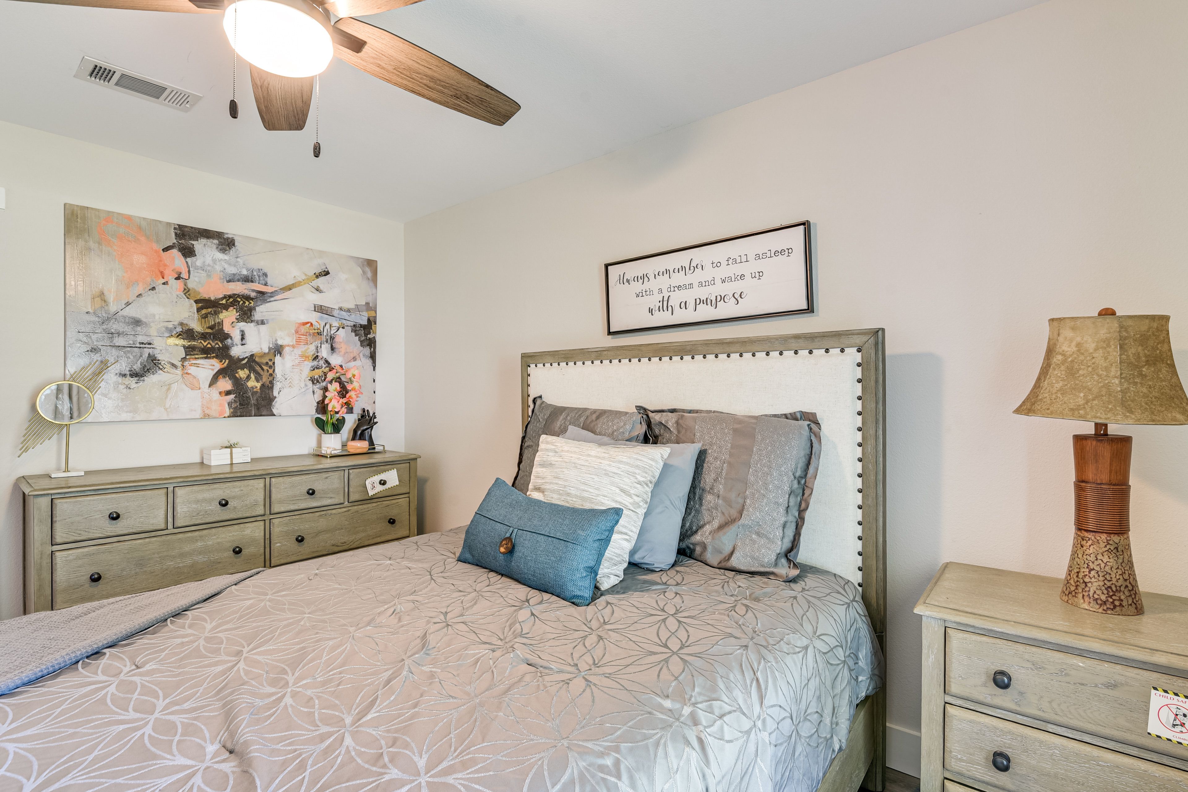 Bedroom 2 | Queen Bed