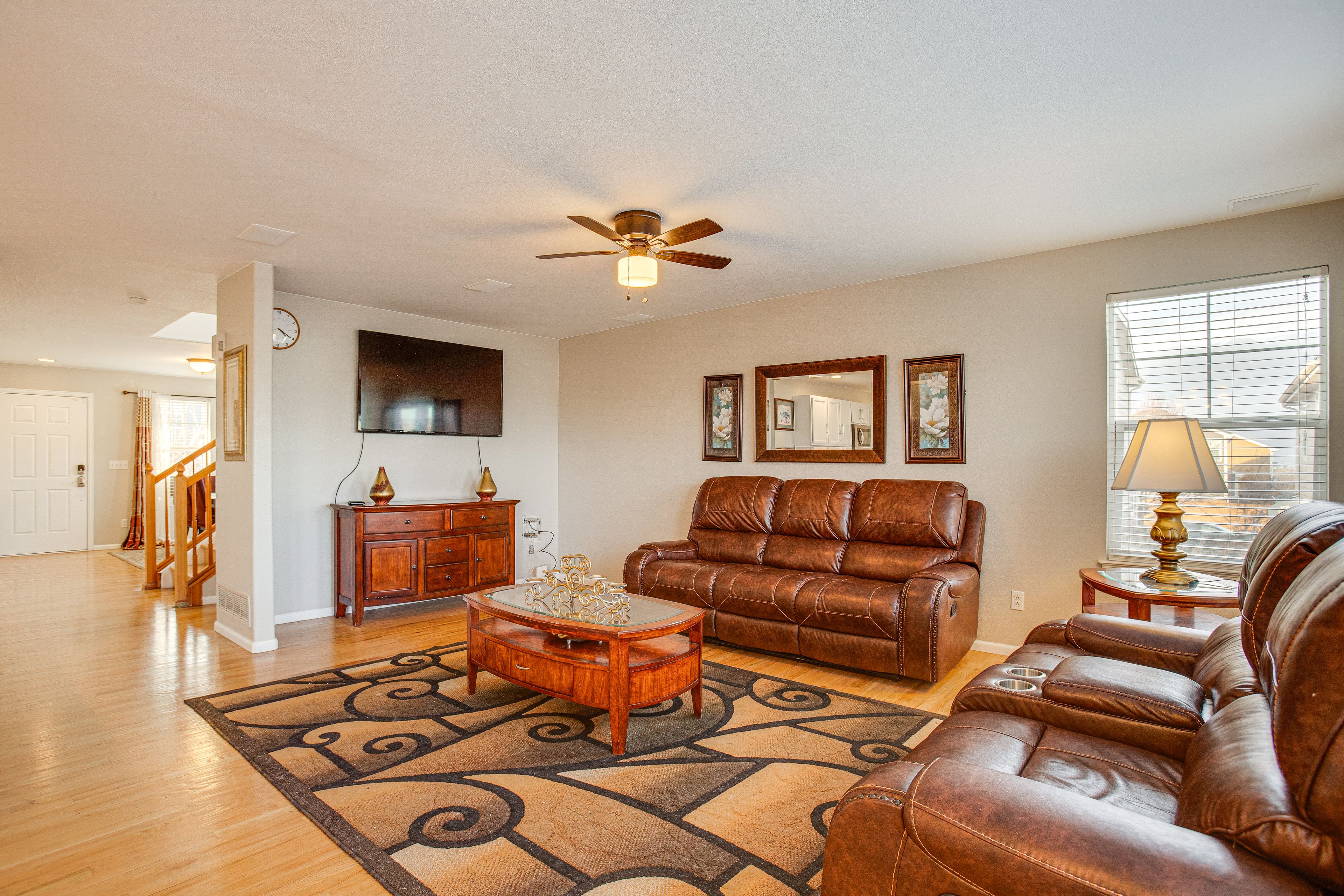 Living Room | Smart TV | Free WiFi