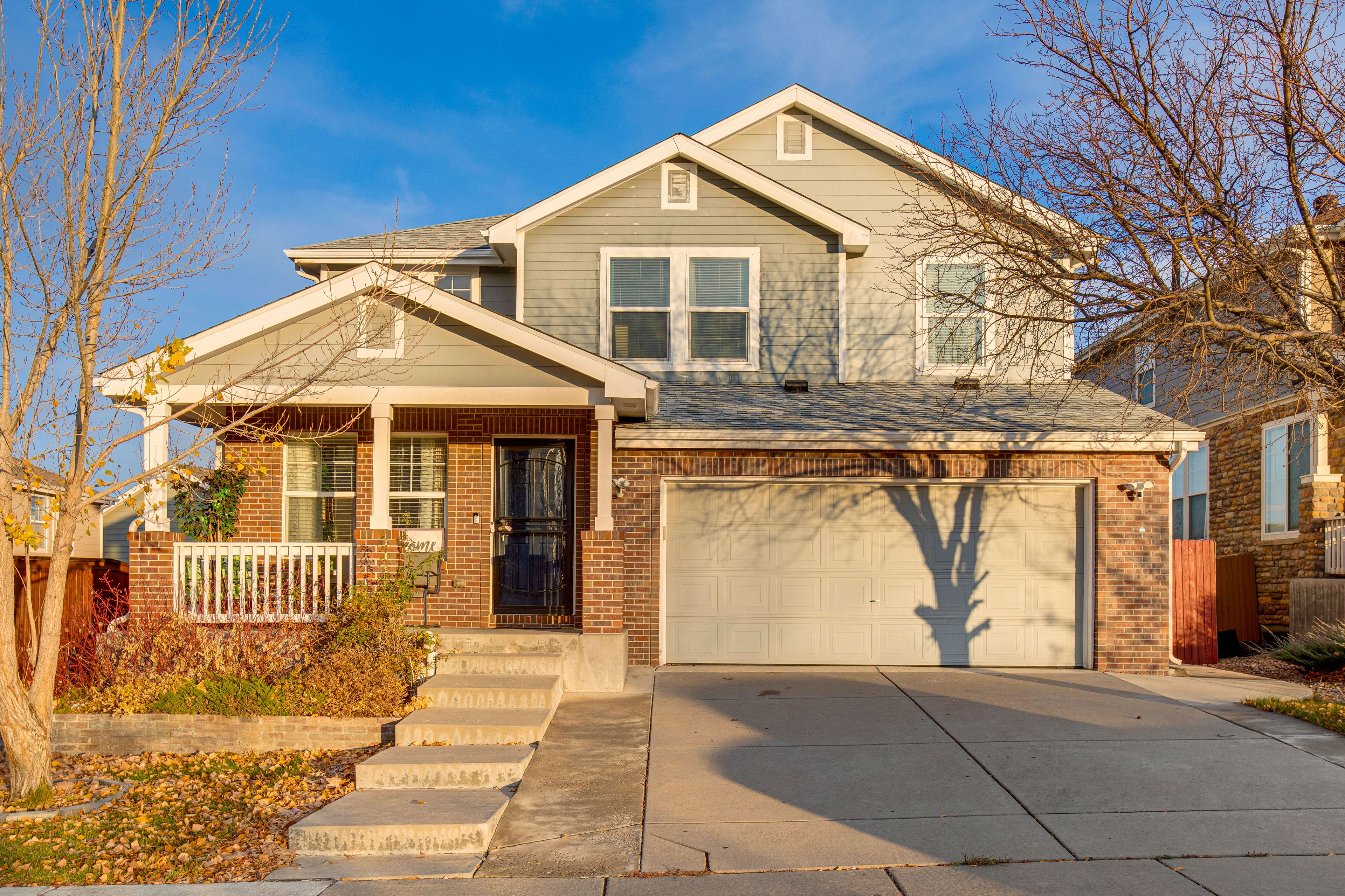 Parking | Driveway (2 Vehicle) | Garage (2 Vehicles)