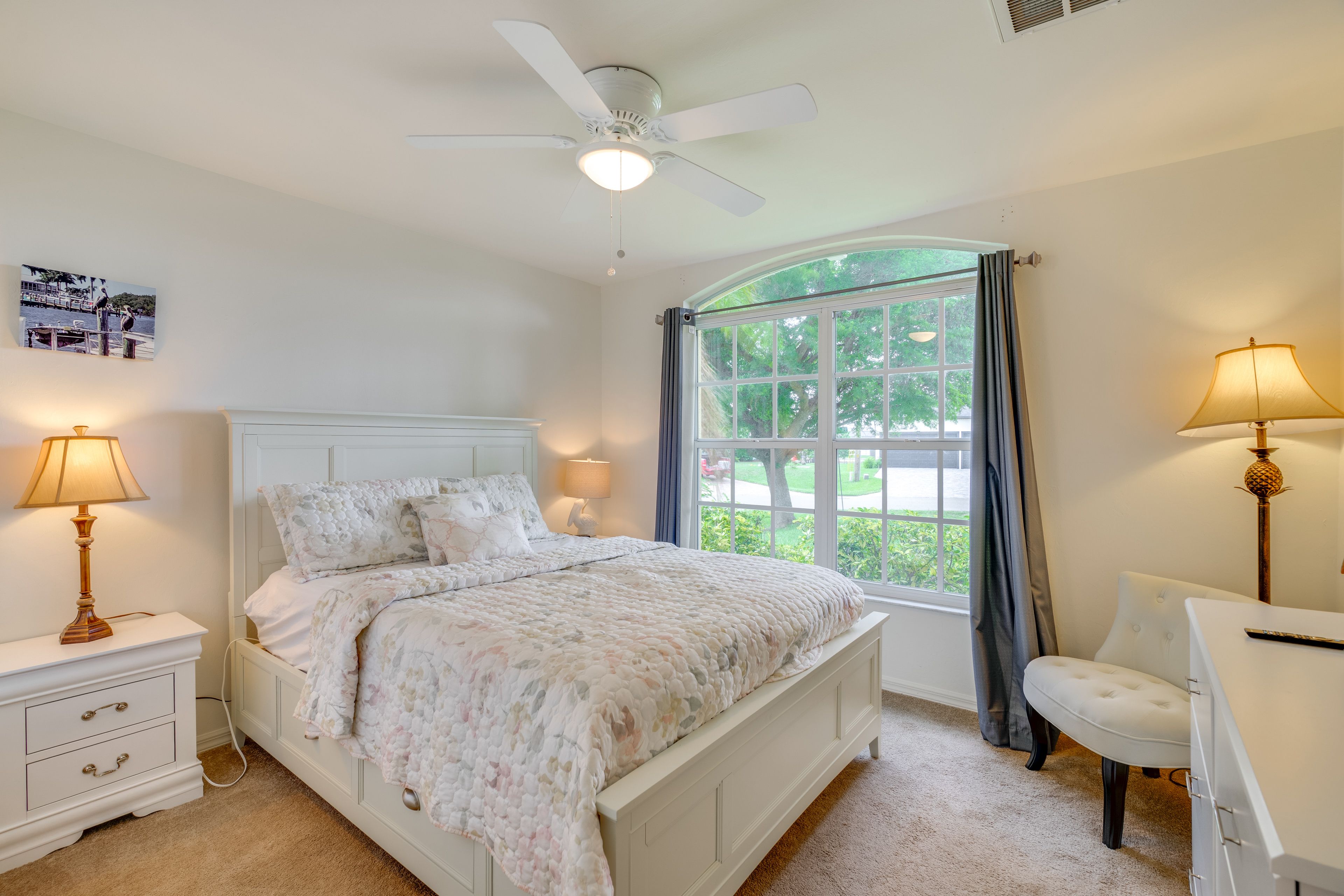 Bedroom 2 | Queen Bed
