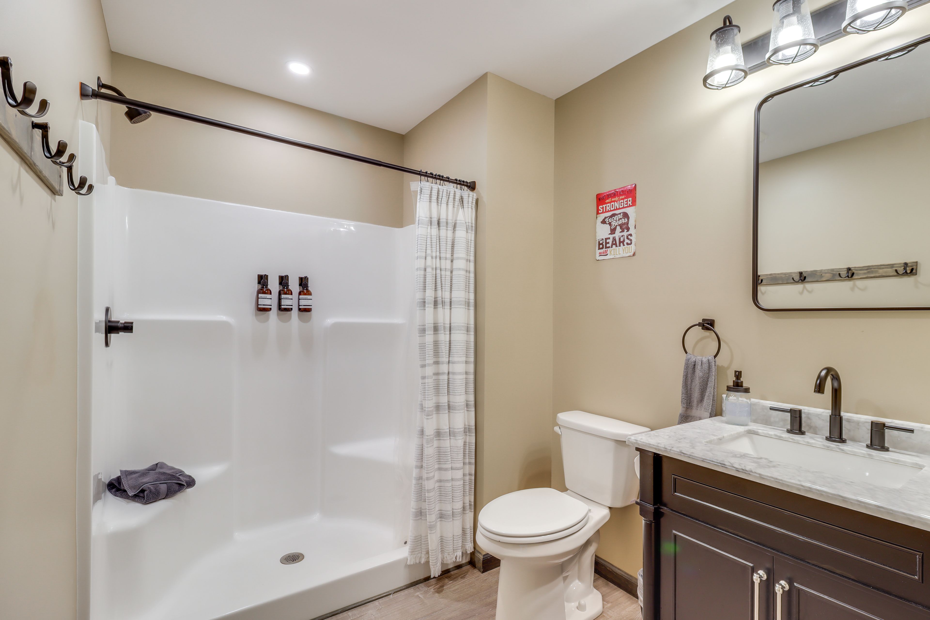 Full Bathroom | 3rd Floor