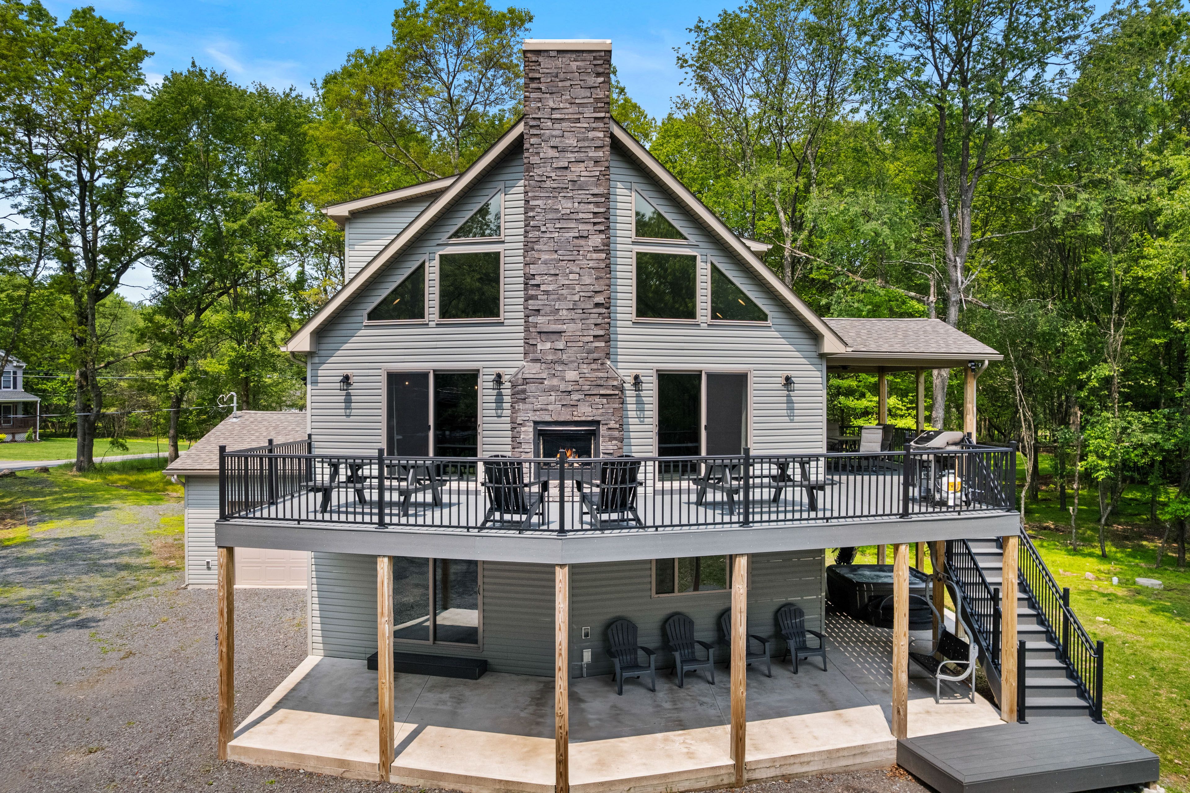 Albrightsville Vacation Rental | 6BR | 4BA | 3,500 Sq Ft | Stairs Required