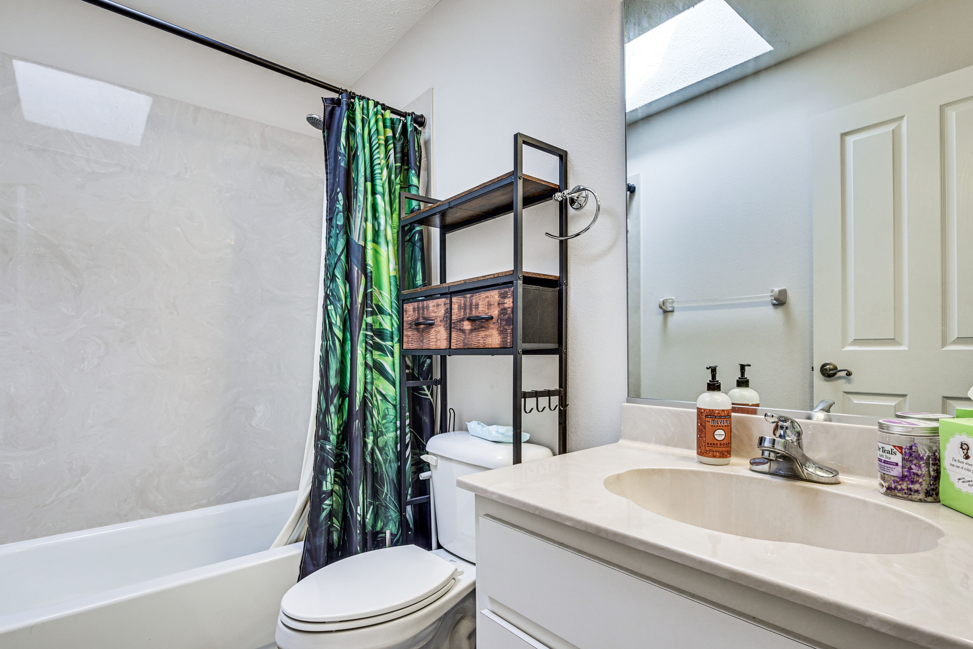 Full Bathroom