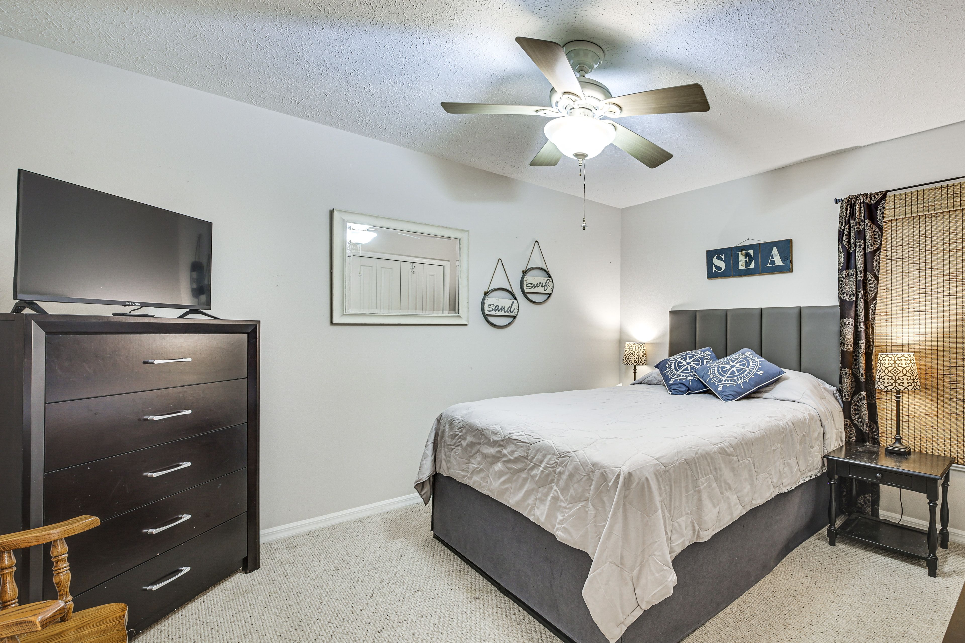 Bedroom 2 | Queen Bed