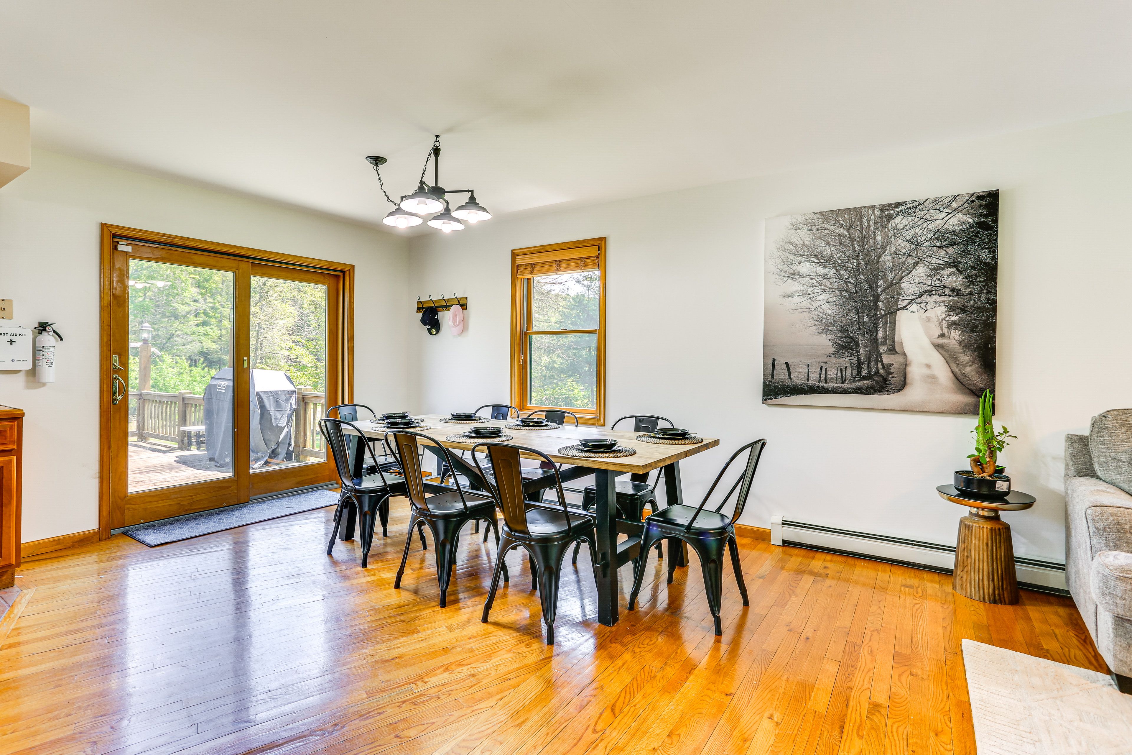Dining Area | Dishware/Flatware Provided | Main Level