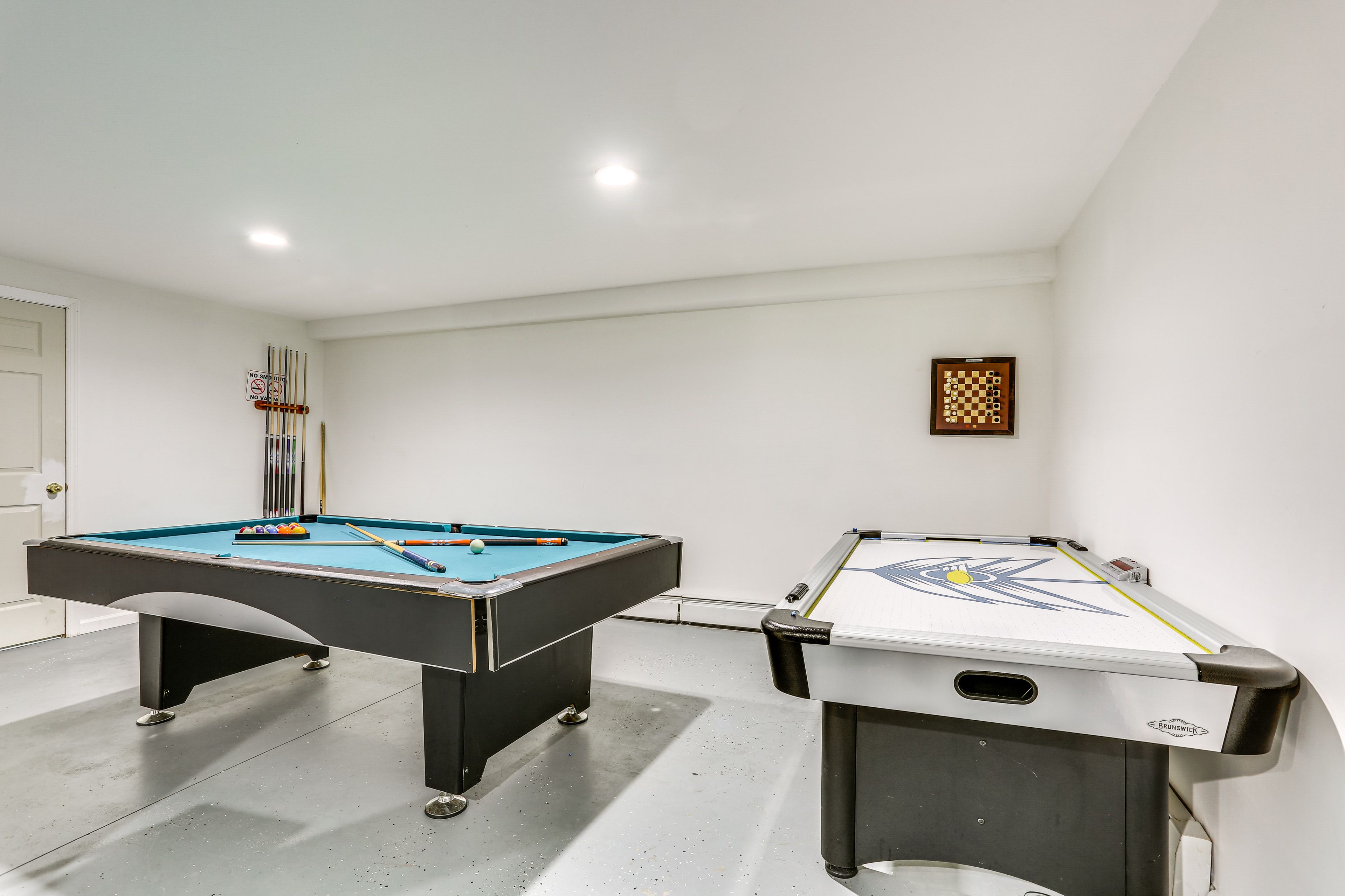 Game Room | Air Hockey Table | Pool Table | Lower Level