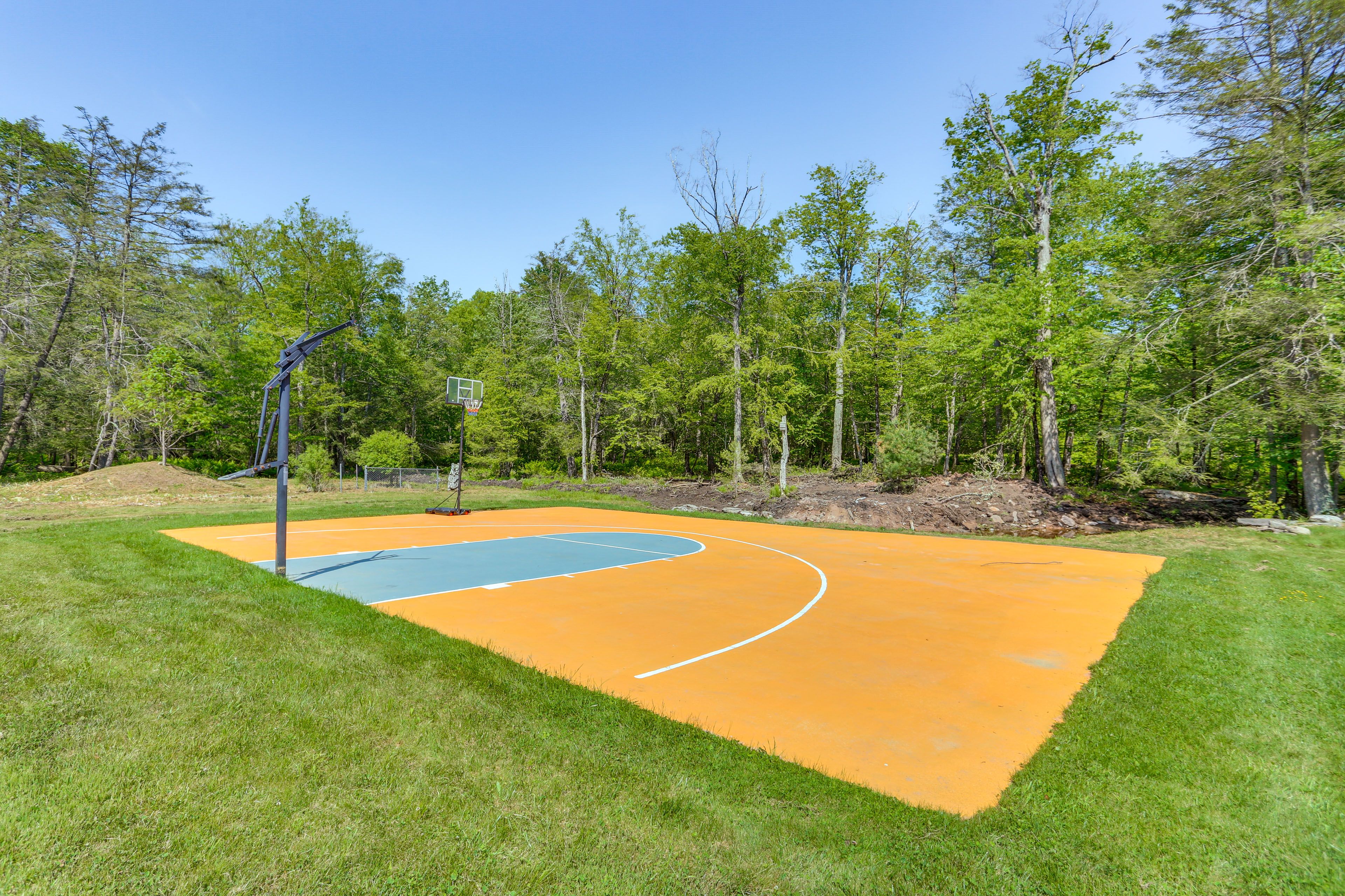 Private Basketball Court | Pool | Fire Pit | Gas Grill | Outdoor Dining Areas