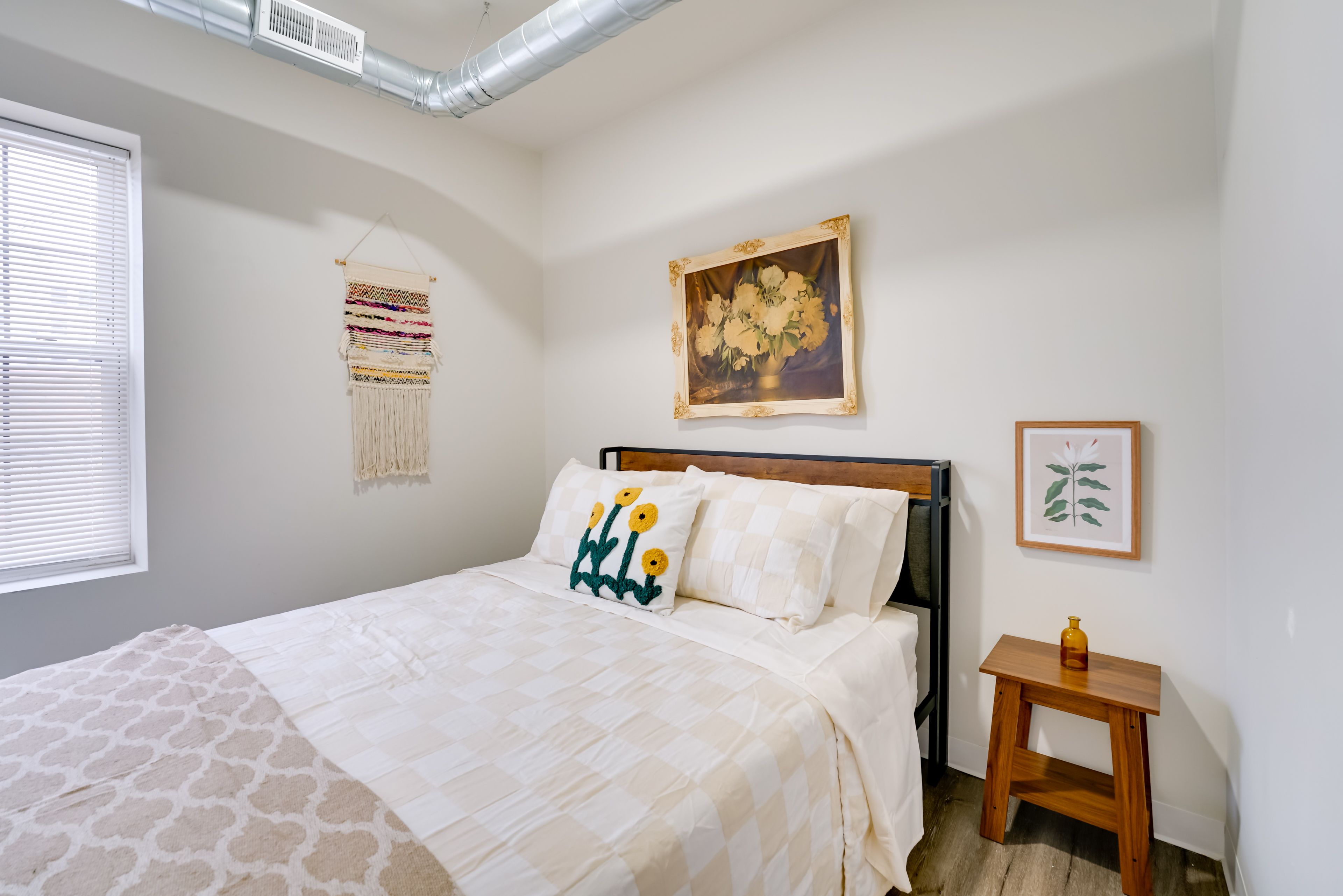 Bedroom 2 | Queen Bed