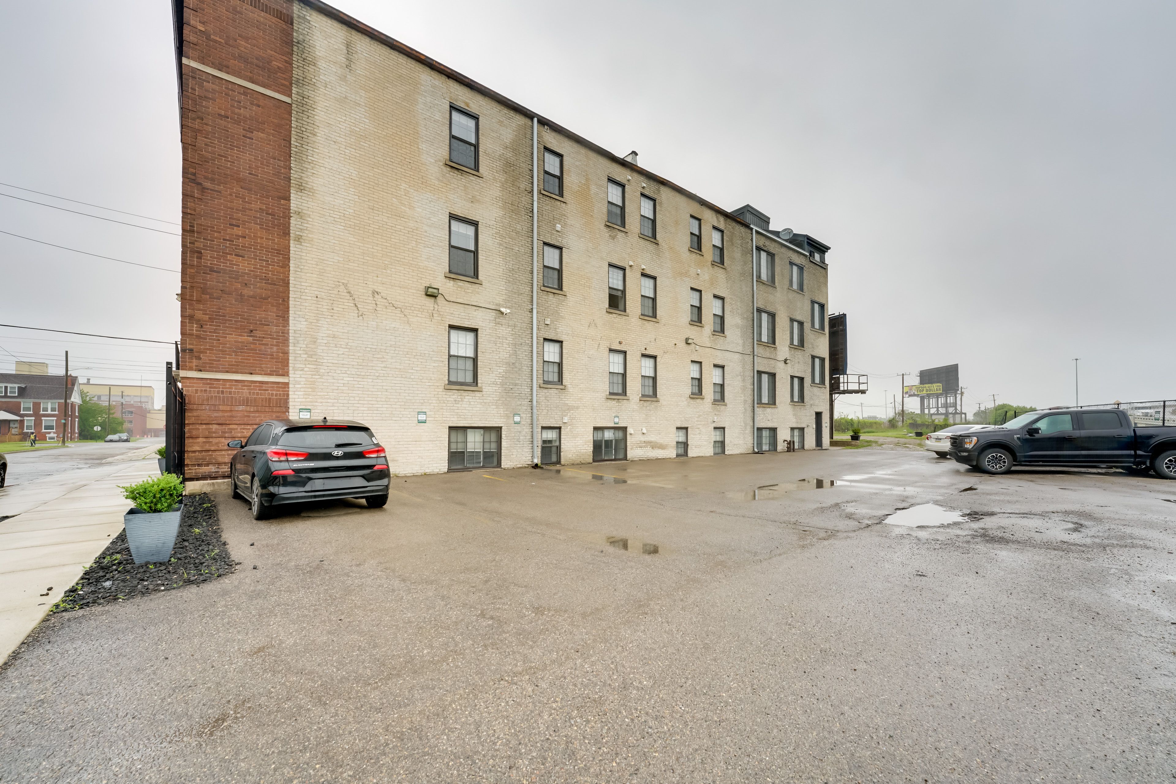 Parking | Parking Space (1 Vehicle) | Additional Street Parking