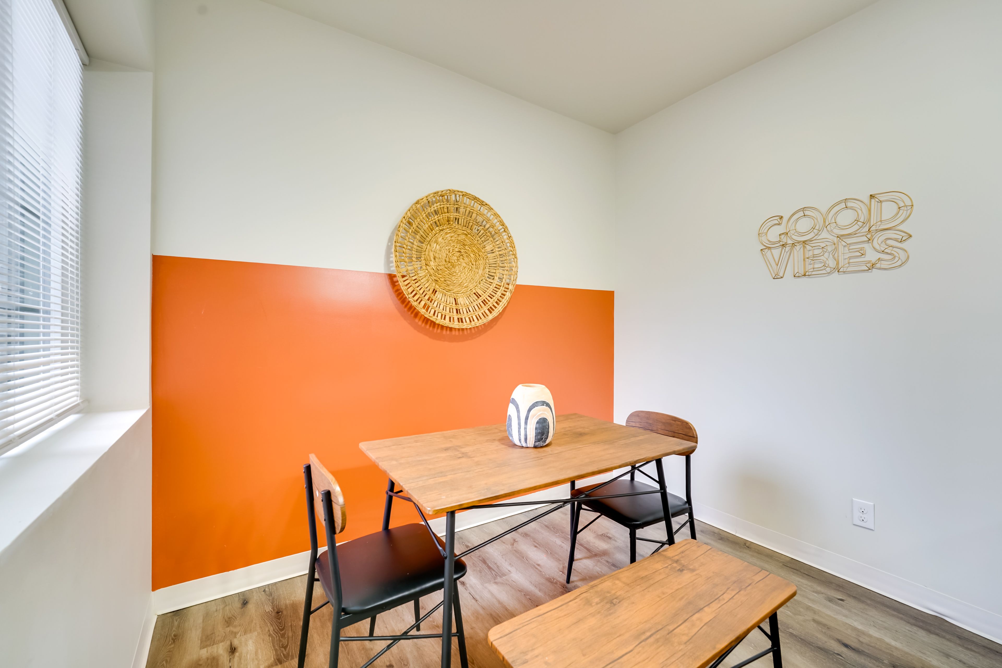Dining Area | Dishware & Flatware