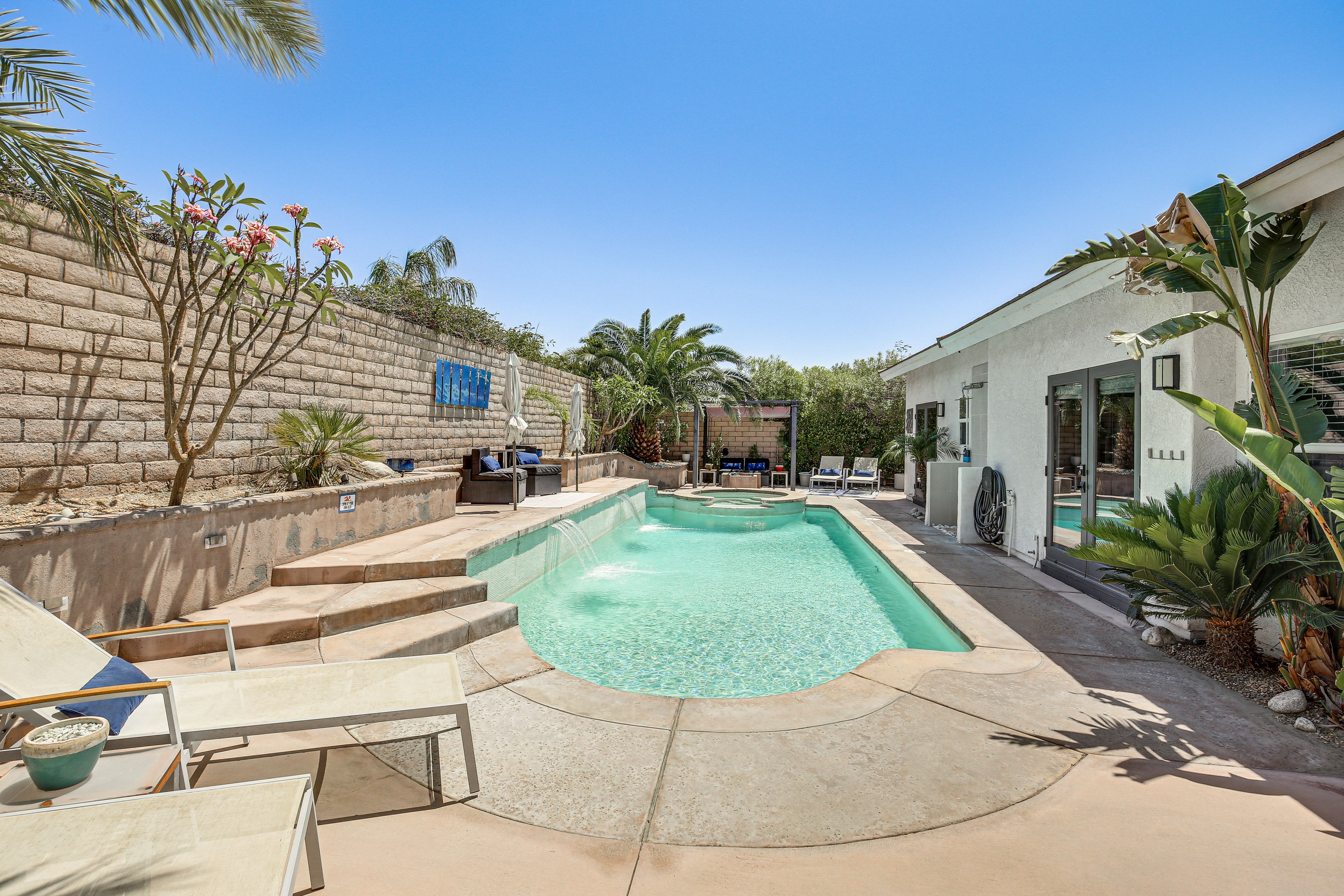 Pool & Spa