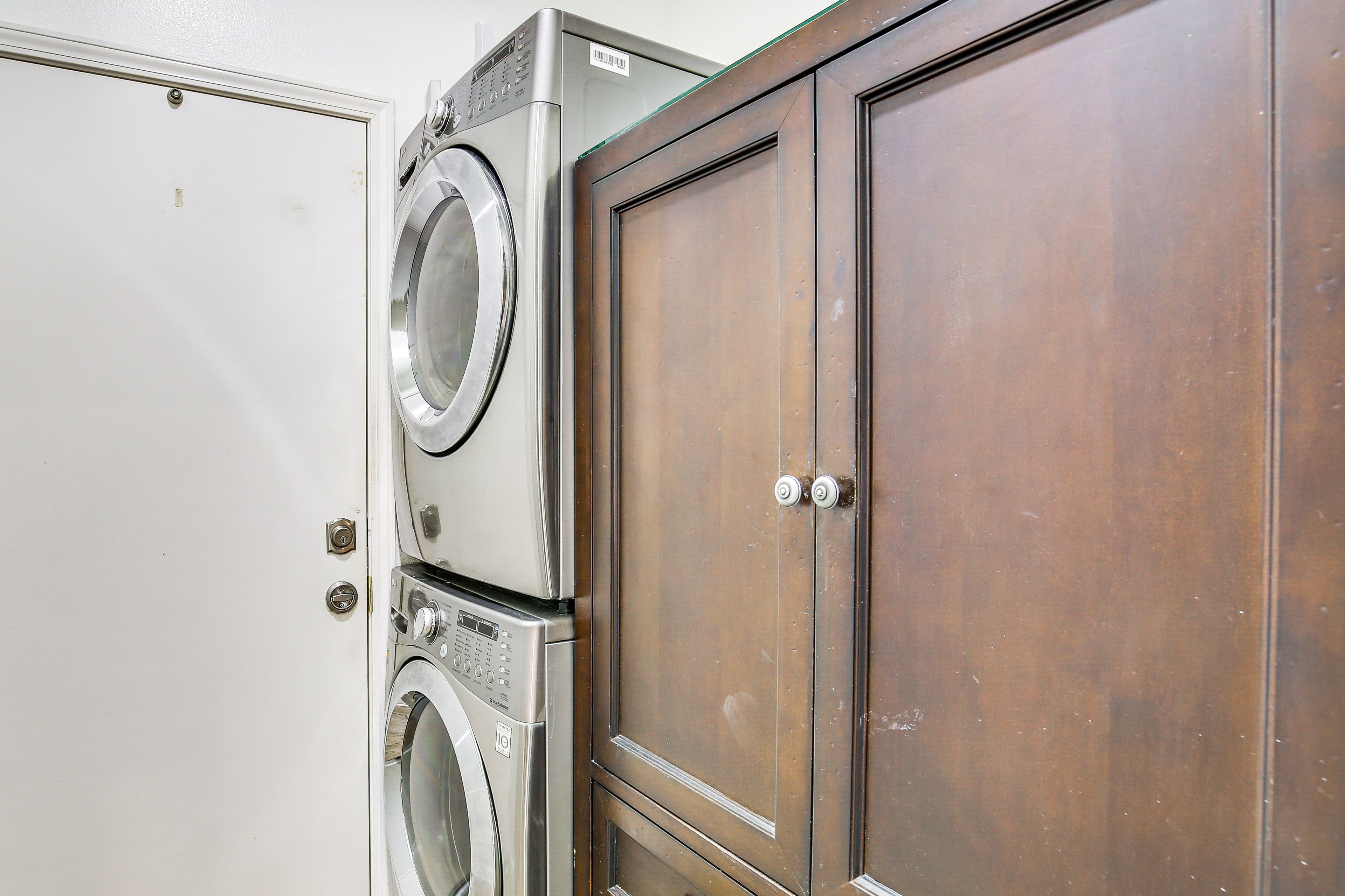 Laundry Room | Washer & Dryer