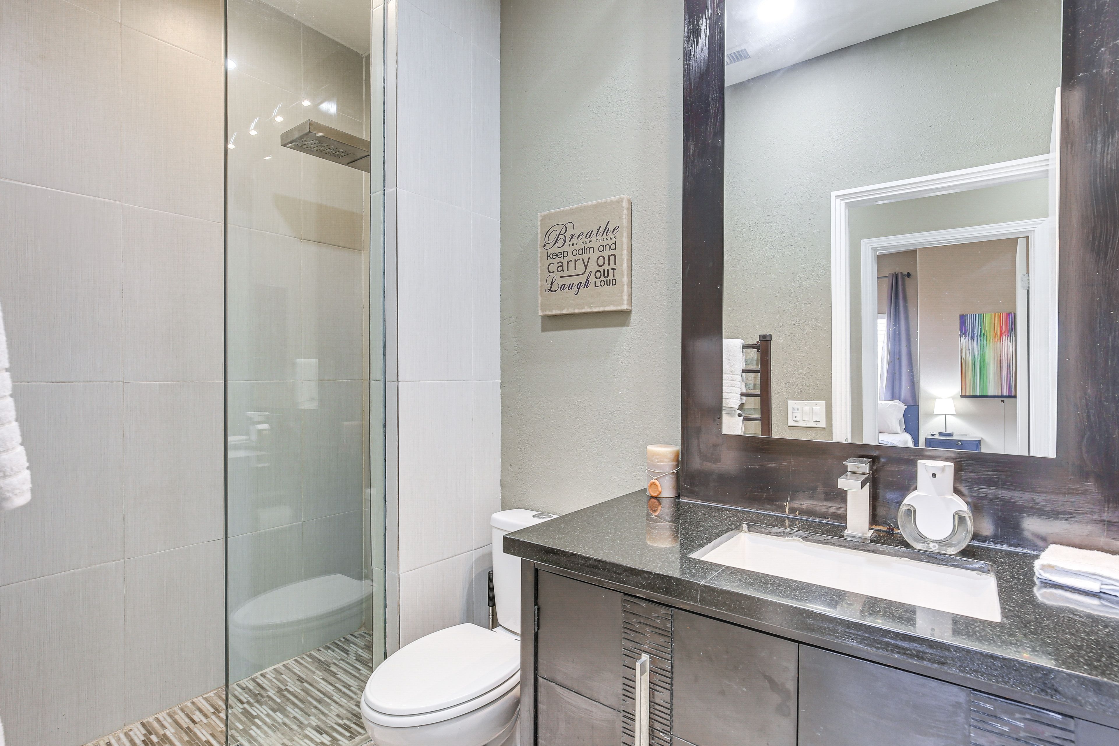 Full Bathroom | Towels Provided