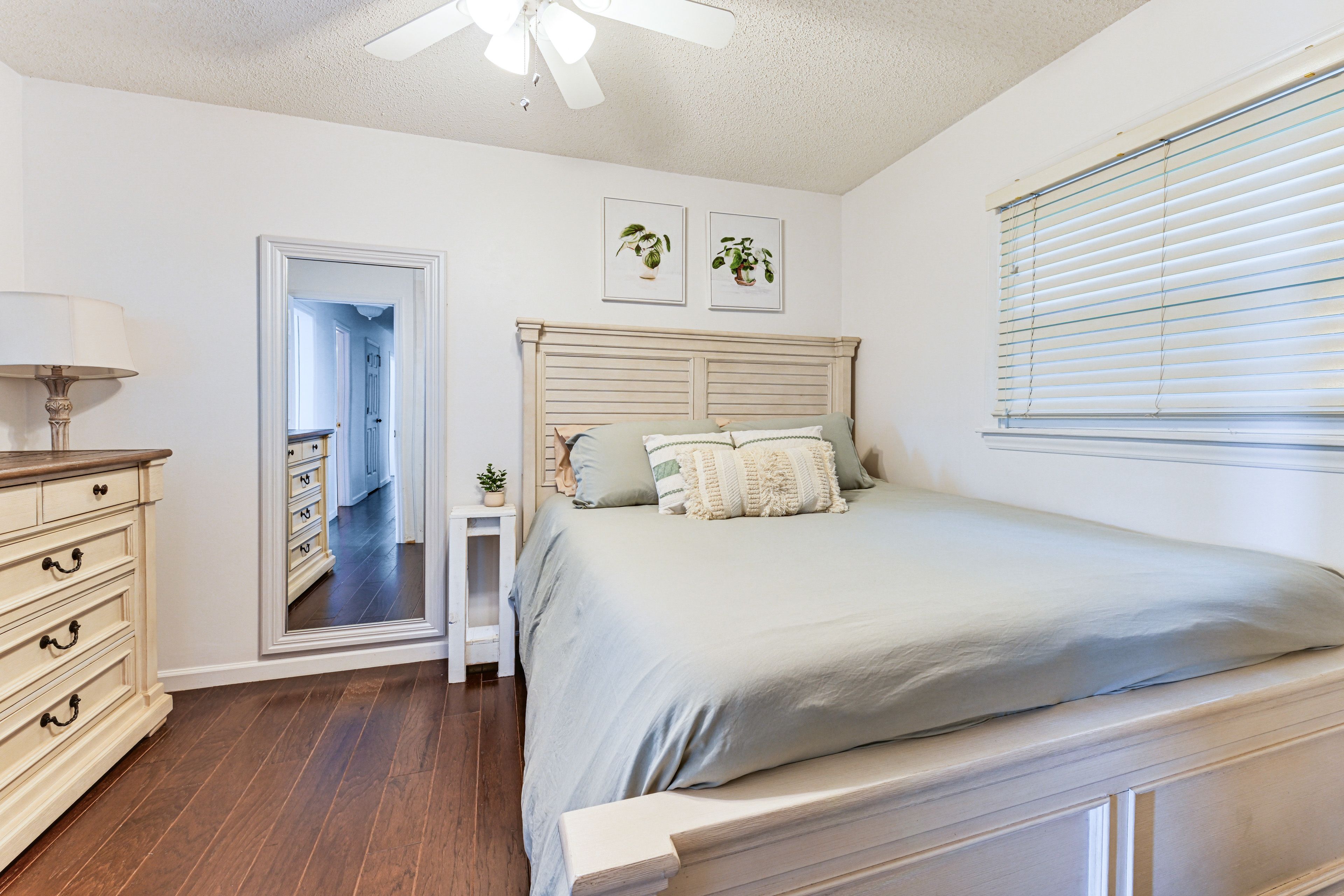Bedroom 2 | Main Level | Queen Bed | Smart TV