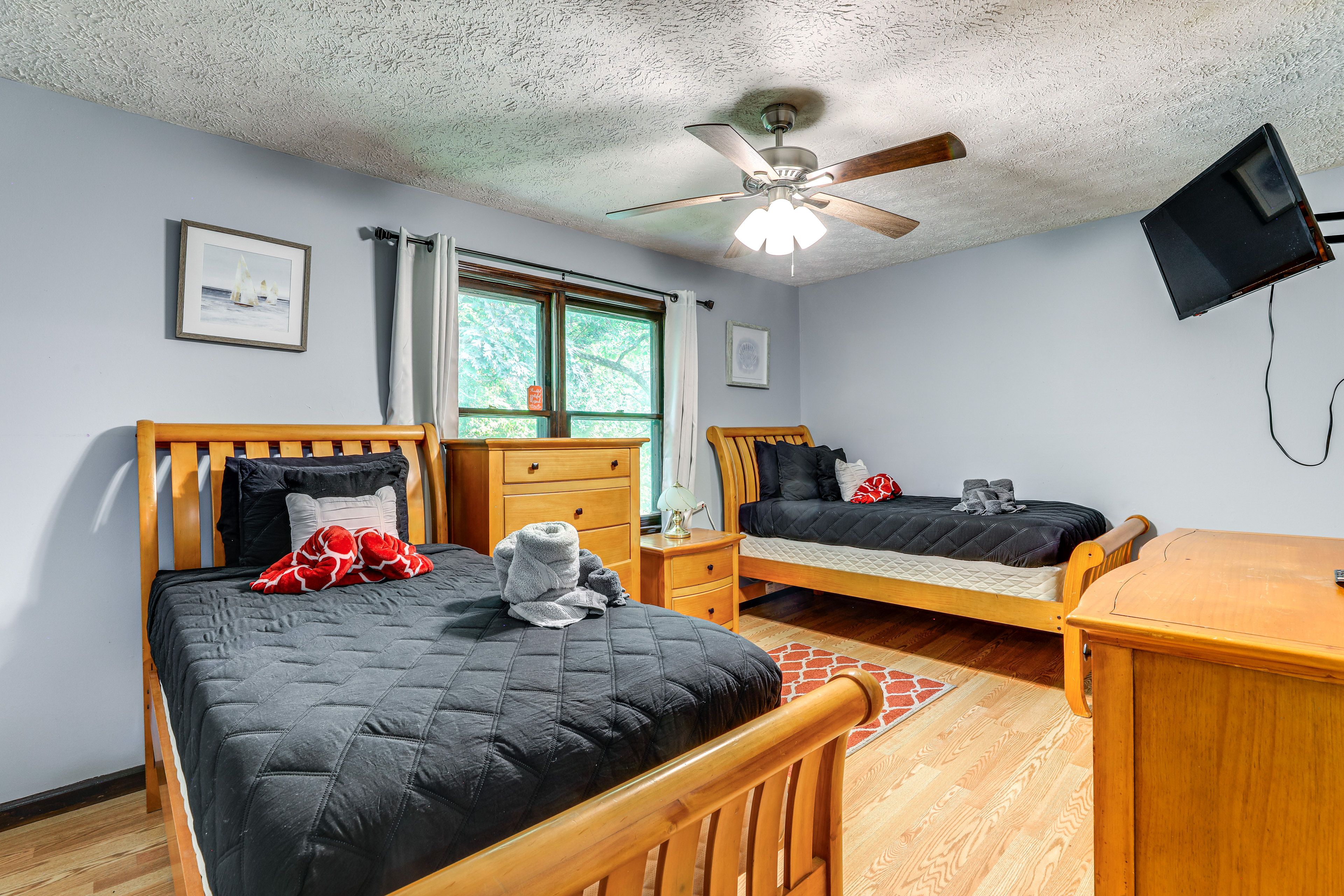 Bedroom 4 | 2 Twin Beds | 2nd Floor