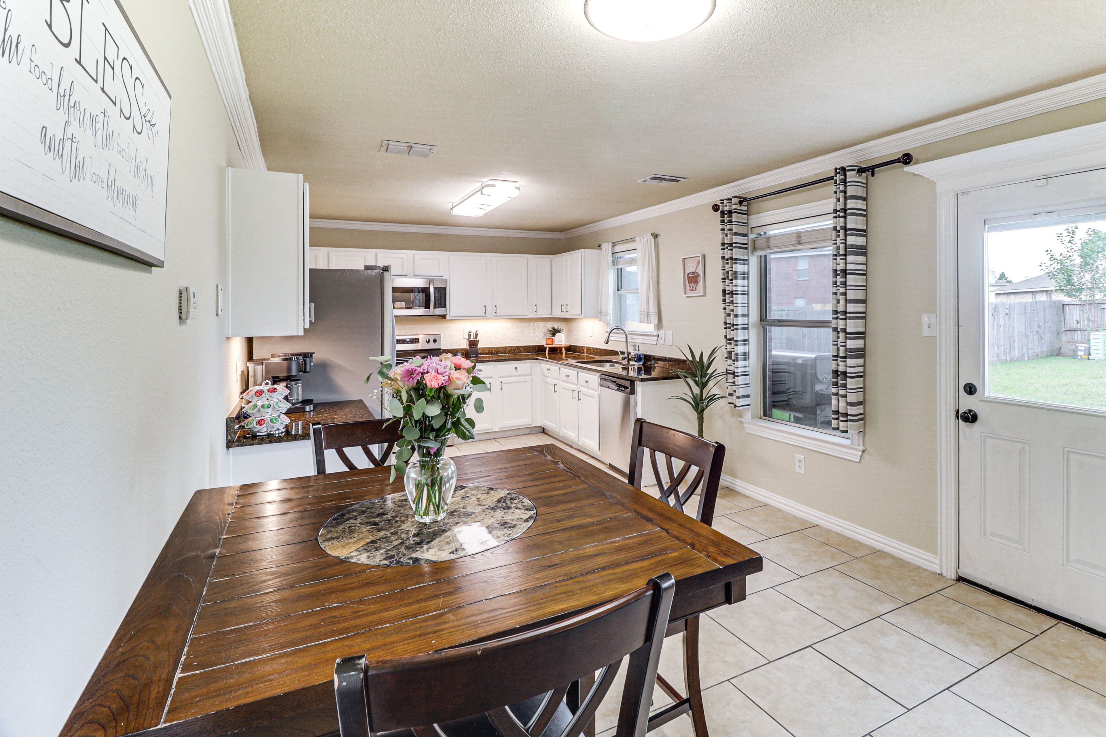 Kitchen | Breakfast Nook | Combo Keurig & Drip Coffee Maker | 1st Floor